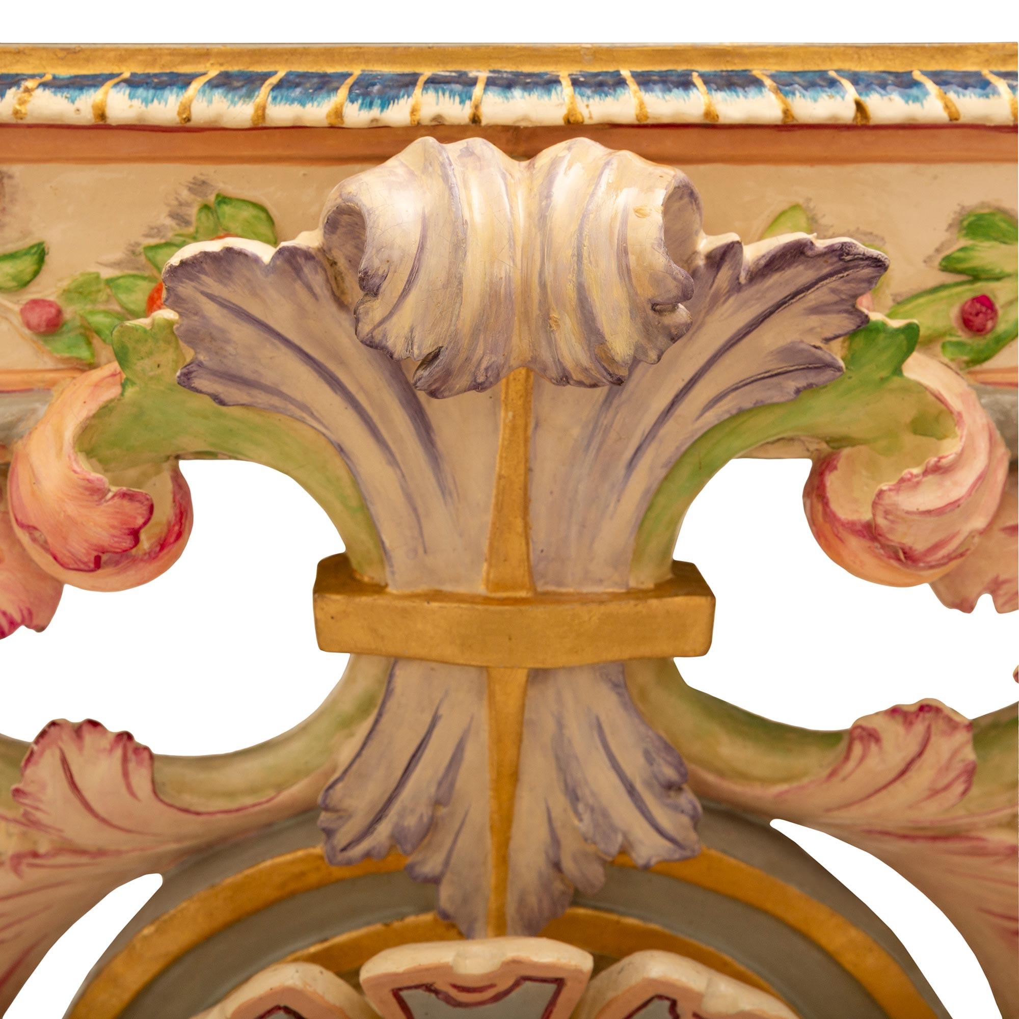 Paar italienische Wandhalterungen aus glasiertem, patiniertem, patiniertem Holz im Barockstil des 19. Jahrhunderts im Angebot 1