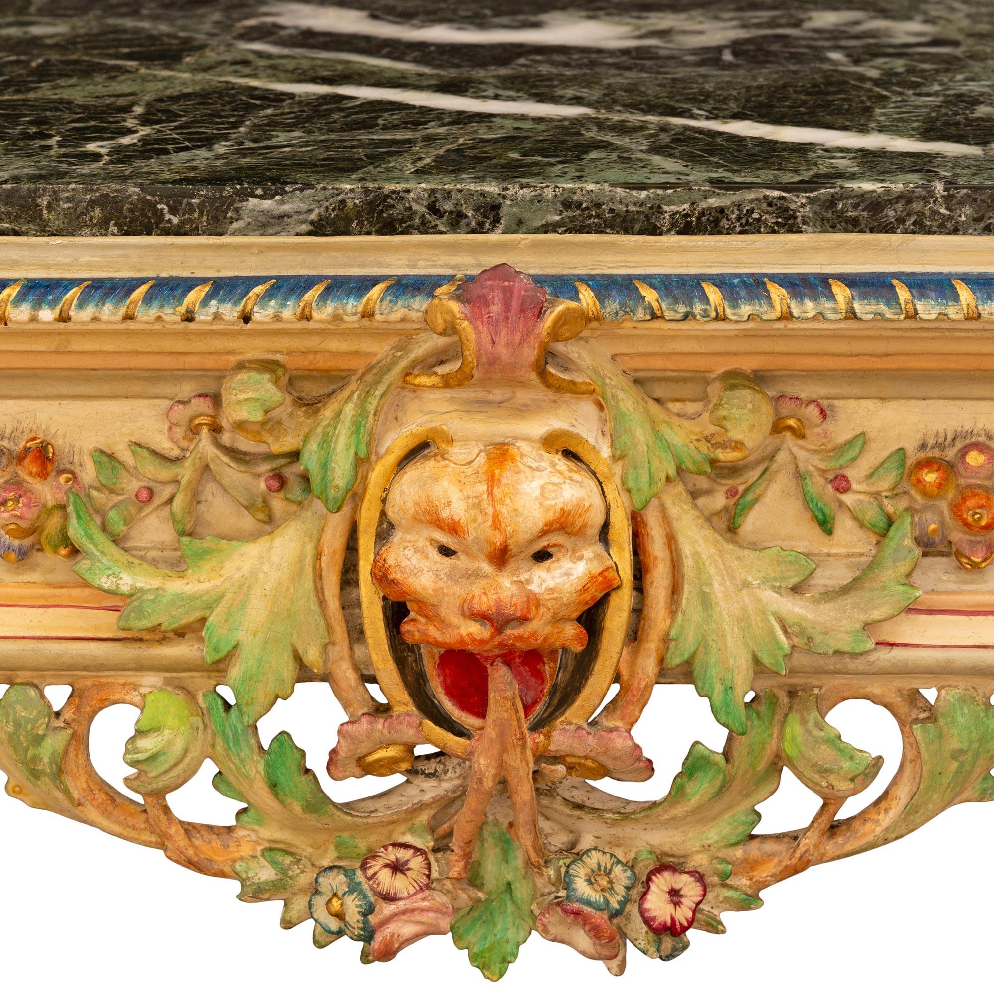 coppia di mensole da parete in legno smaltato barocco italiano del XIX secolo In condizioni buone in vendita a West Palm Beach, FL