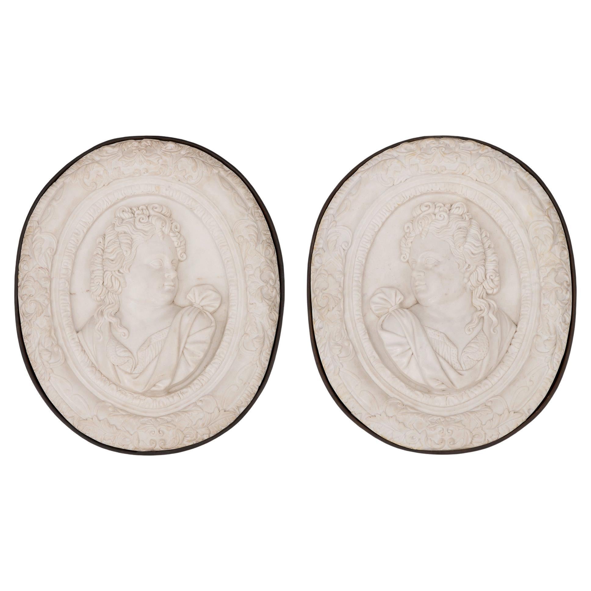 Pair of Italian 19th Century Carrara Marble and Iron Decorative Wall Plaques For Sale