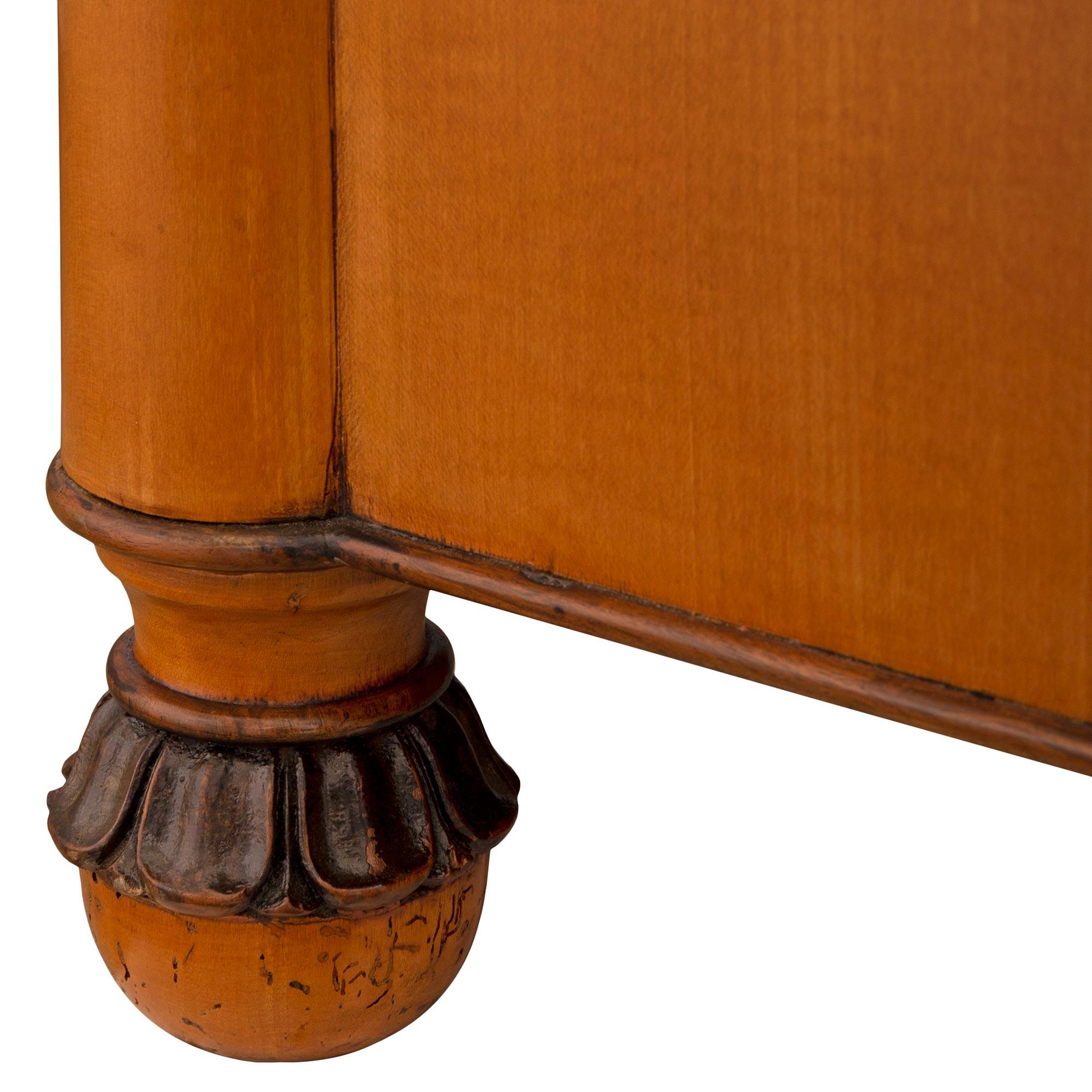 Coppia di commodes in ciliegio e marmo del XIX secolo di Charles X in vendita 5