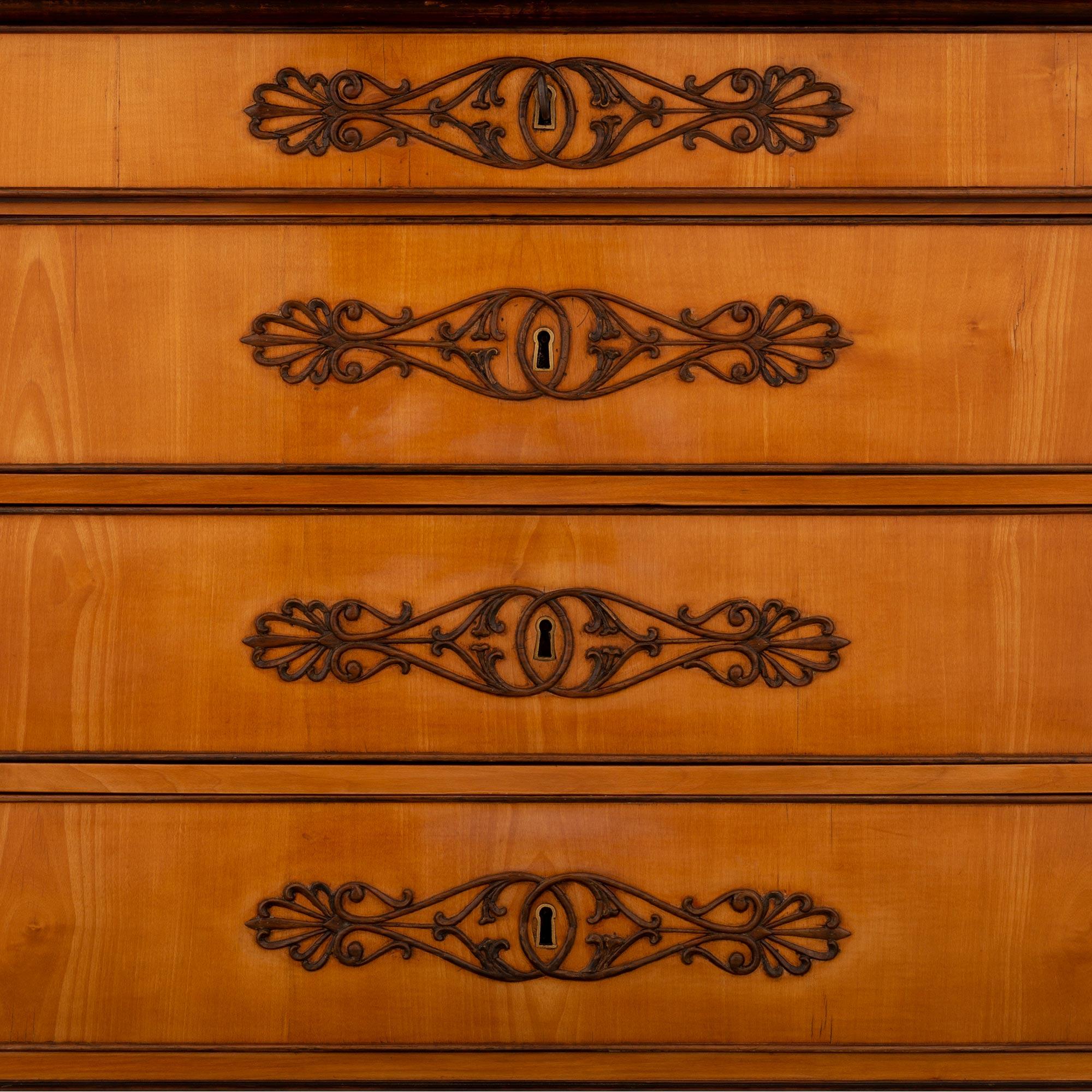 Coppia di commodes in ciliegio e marmo del XIX secolo di Charles X in vendita 1