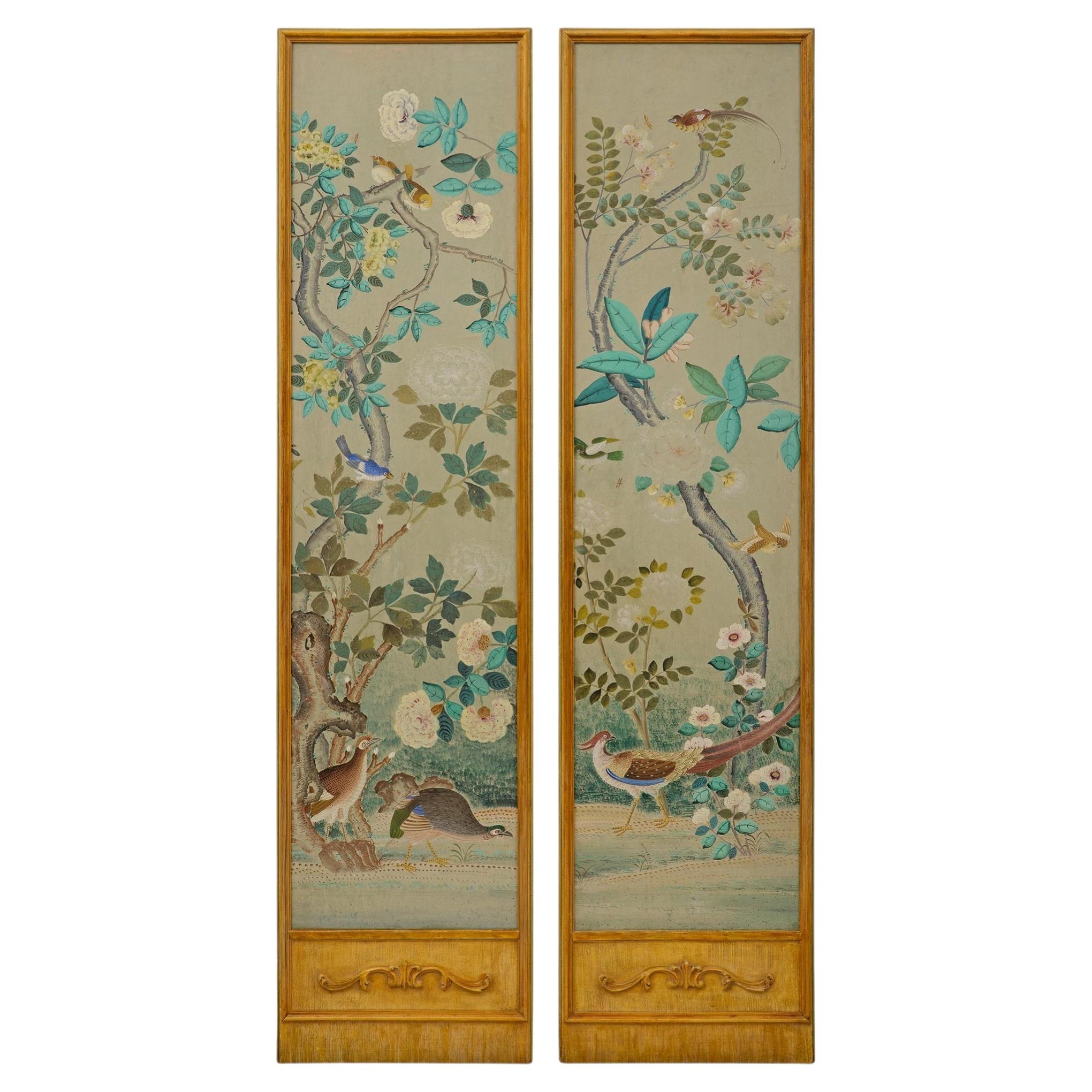 Ein Paar italienischer Chinoiserie-Tafeln aus dem 19. Jahrhundert, Tempera auf Leinwand, von