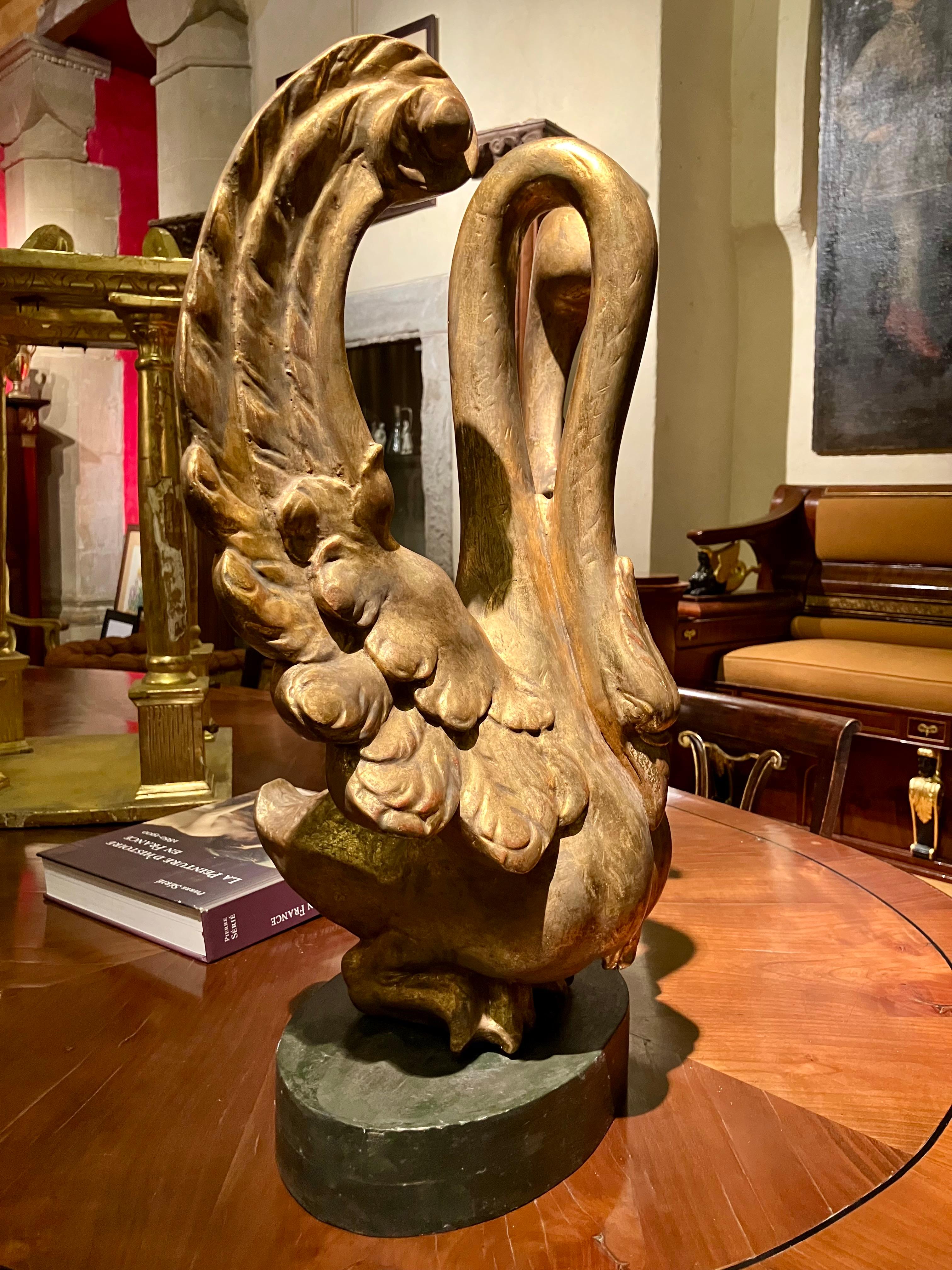 Hand-Carved Pair of Italian 19th Century Empire Period Giltwood Decorative Swan Sculptures For Sale