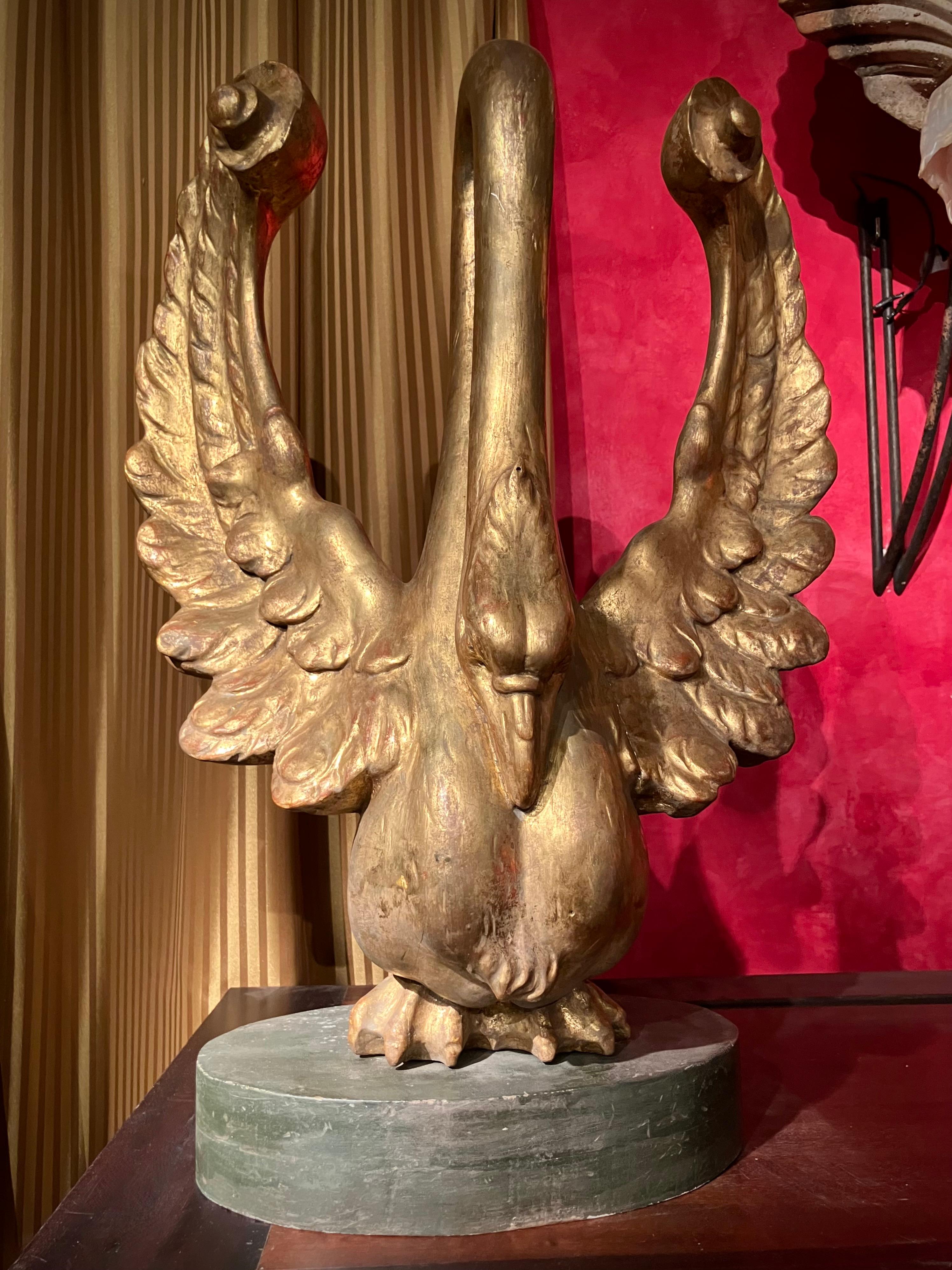 Gold Leaf Pair of Italian 19th Century Empire Period Giltwood Decorative Swan Sculptures For Sale