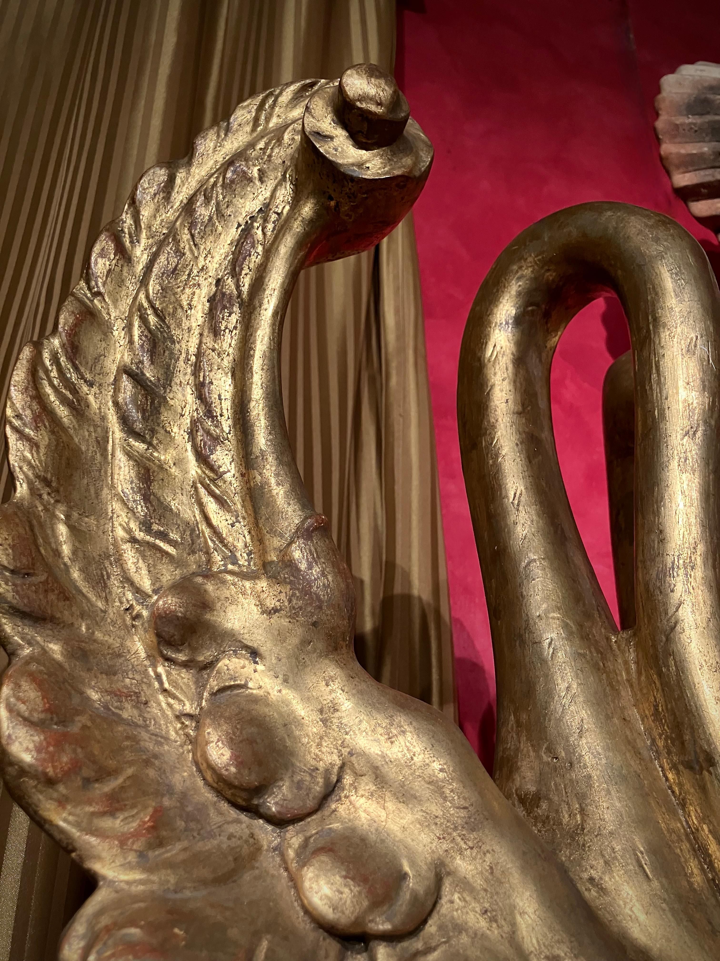 Pair of Italian 19th Century Empire Period Giltwood Decorative Swan Sculptures For Sale 4