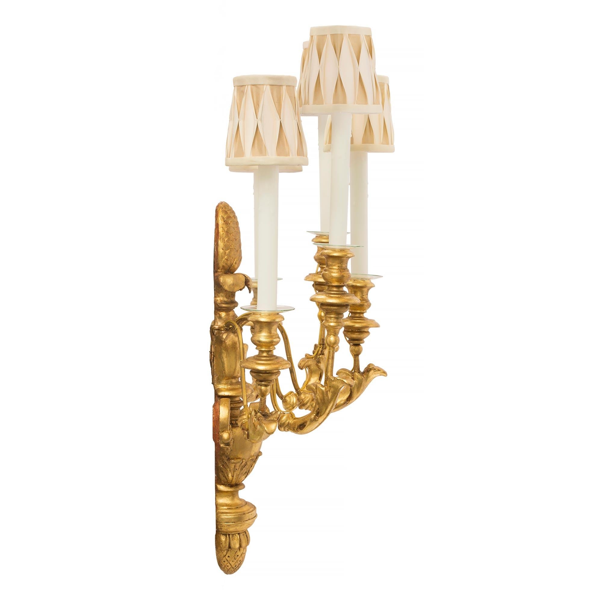 Pair of Italian 19th Century Five-Arm Giltwood Tuscan Sconces For Sale 1