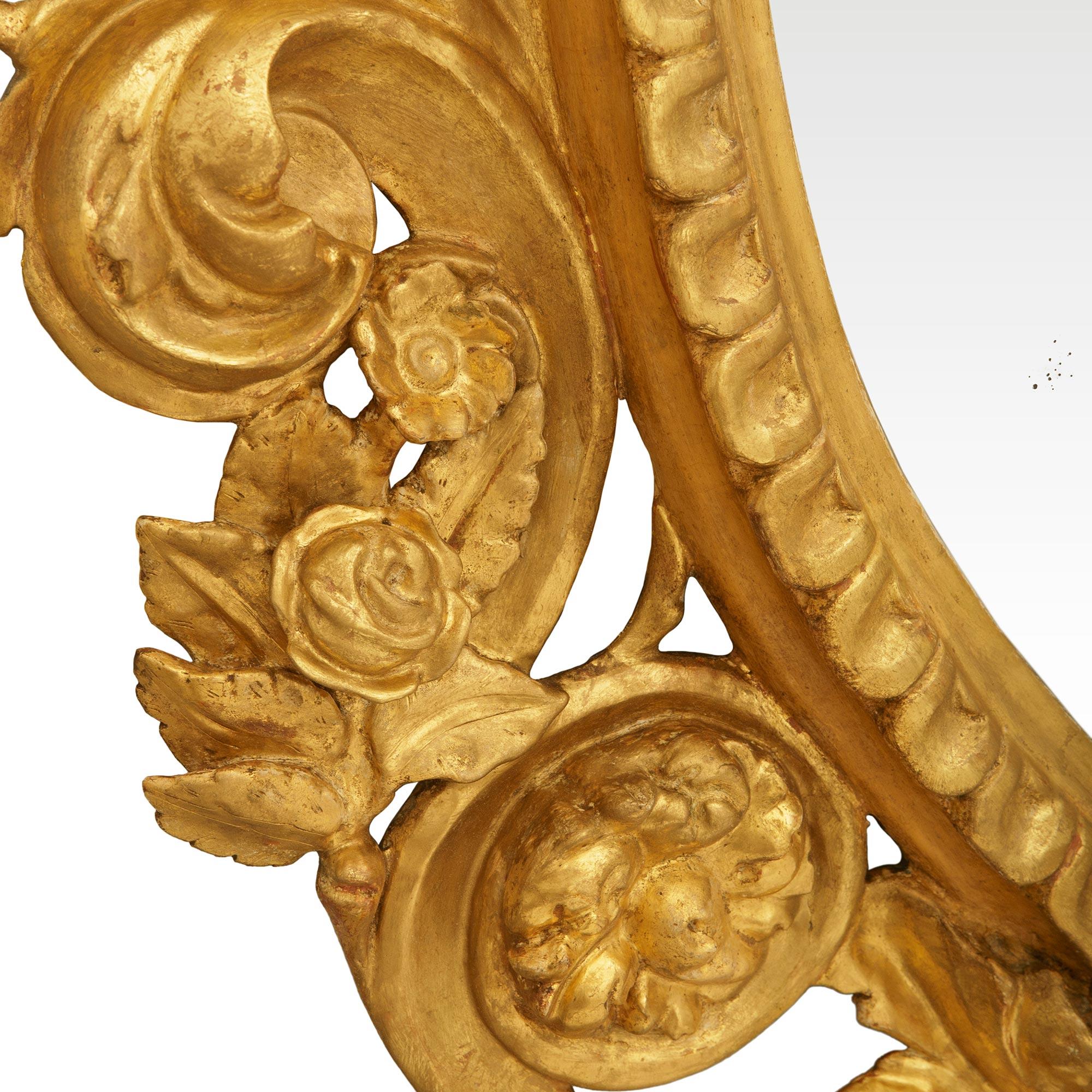 coppia di specchi in legno dorato di st. Florentine del XIX secolo in vendita 1