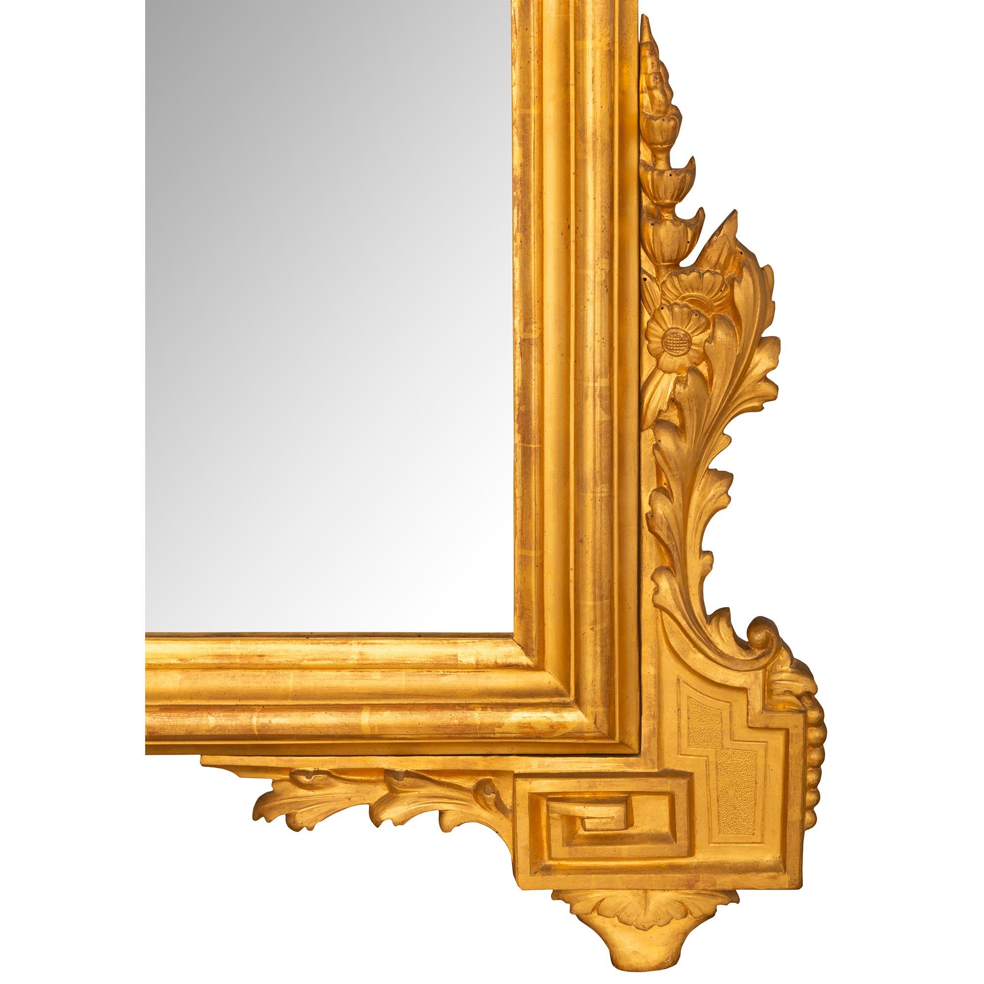 Paire de miroirs italiens en bois doré du 19ème siècle en vente 3