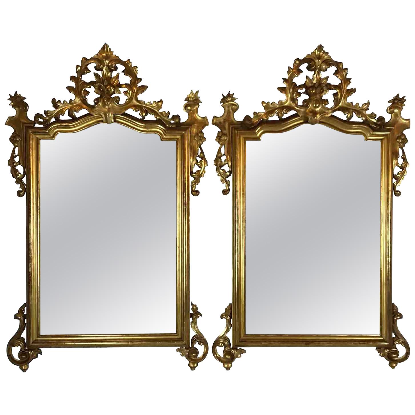 Pair of Italian Giltwood Mirrors 19th Century Neapolitan Louis Philippe Carving In Good Condition In Milan, IT