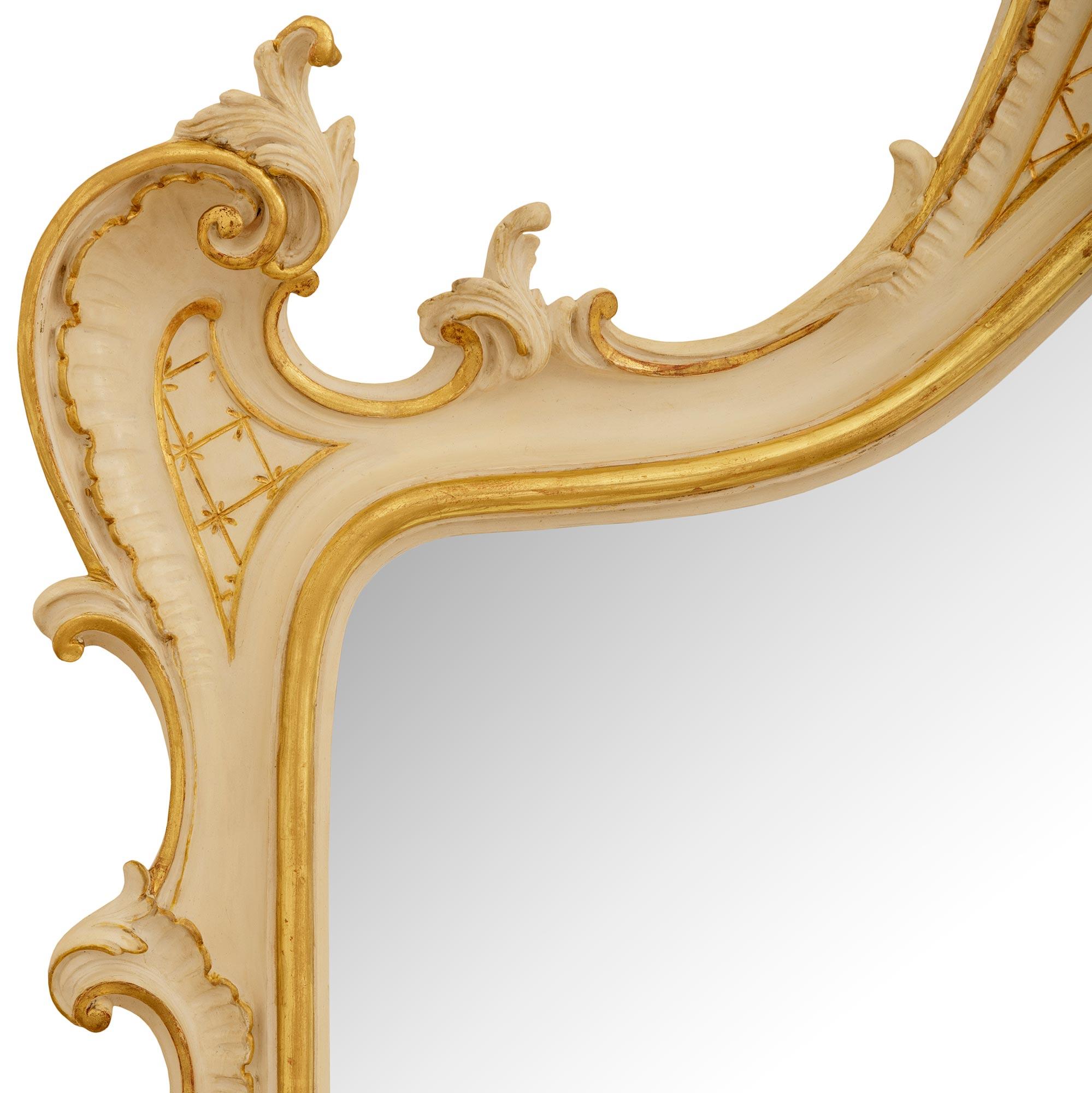 Paar italienische Louis XV st. Giltwood und patinierte Wood Wood Spiegel des 19. im Zustand „Gut“ im Angebot in West Palm Beach, FL