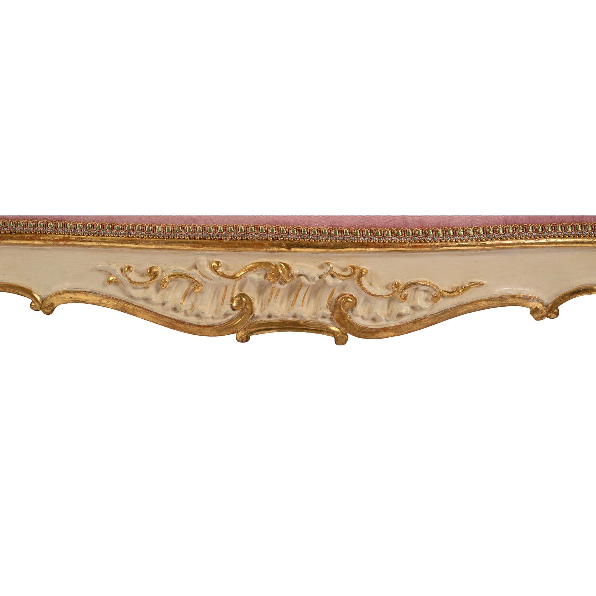 Pair of Italian 19th Century Louis XV St. Patinated and Giltwood Venetian Sette For Sale 6