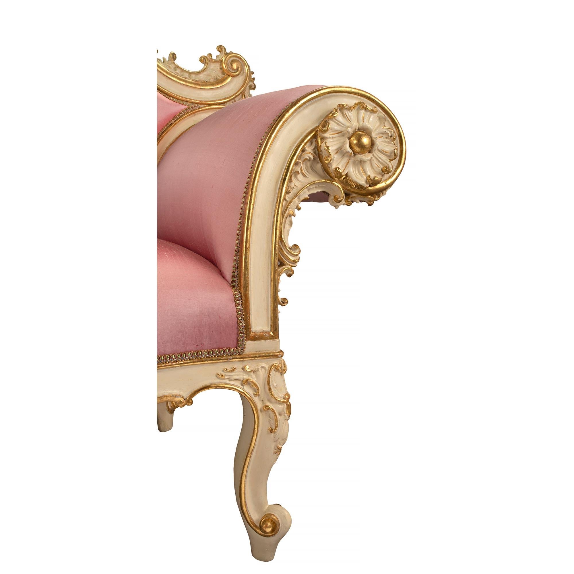 Pair of Italian 19th Century Louis XV St. Patinated and Giltwood Venetian Sette For Sale 2