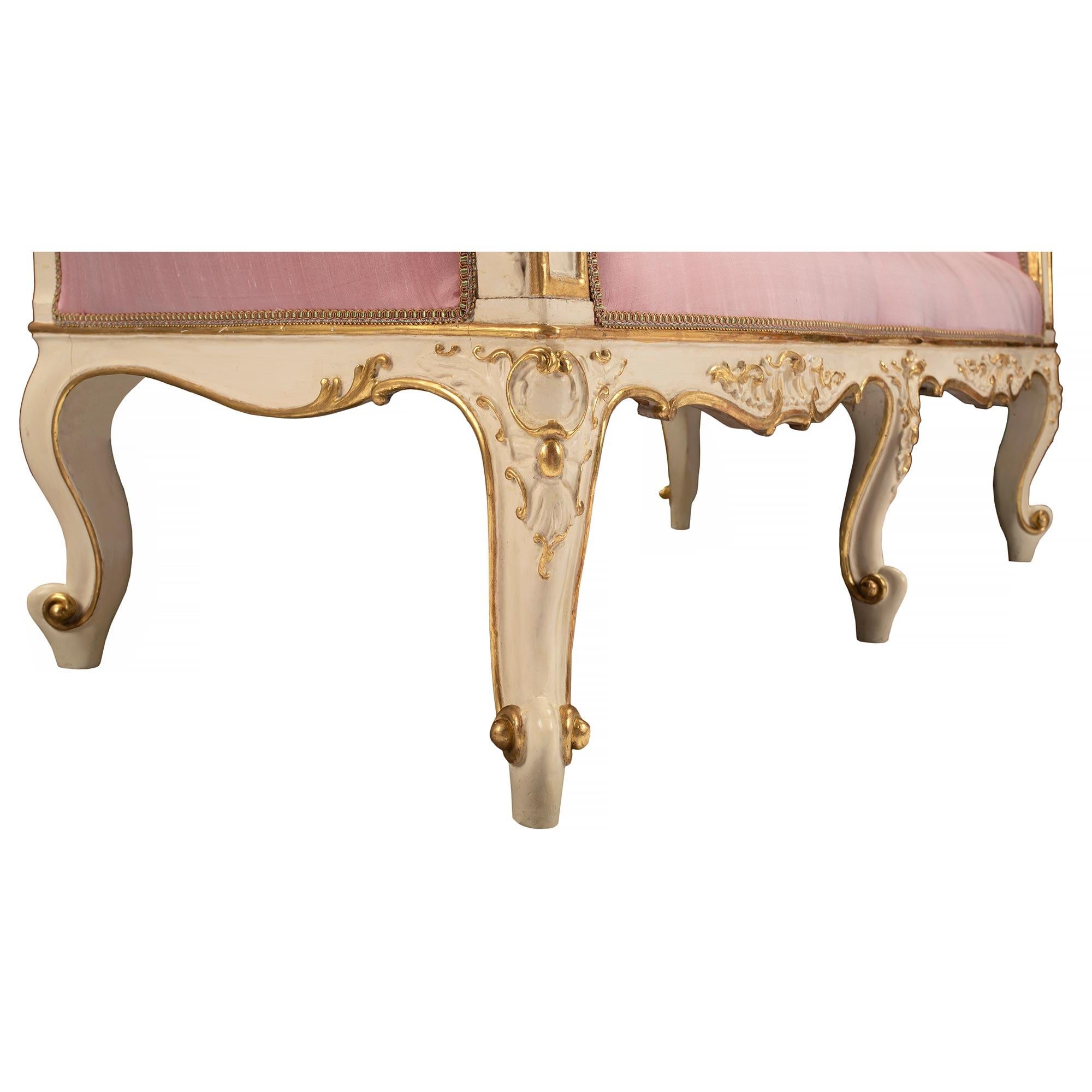 Pair of Italian 19th Century Louis XV St. Patinated and Giltwood Venetian Sette For Sale 5