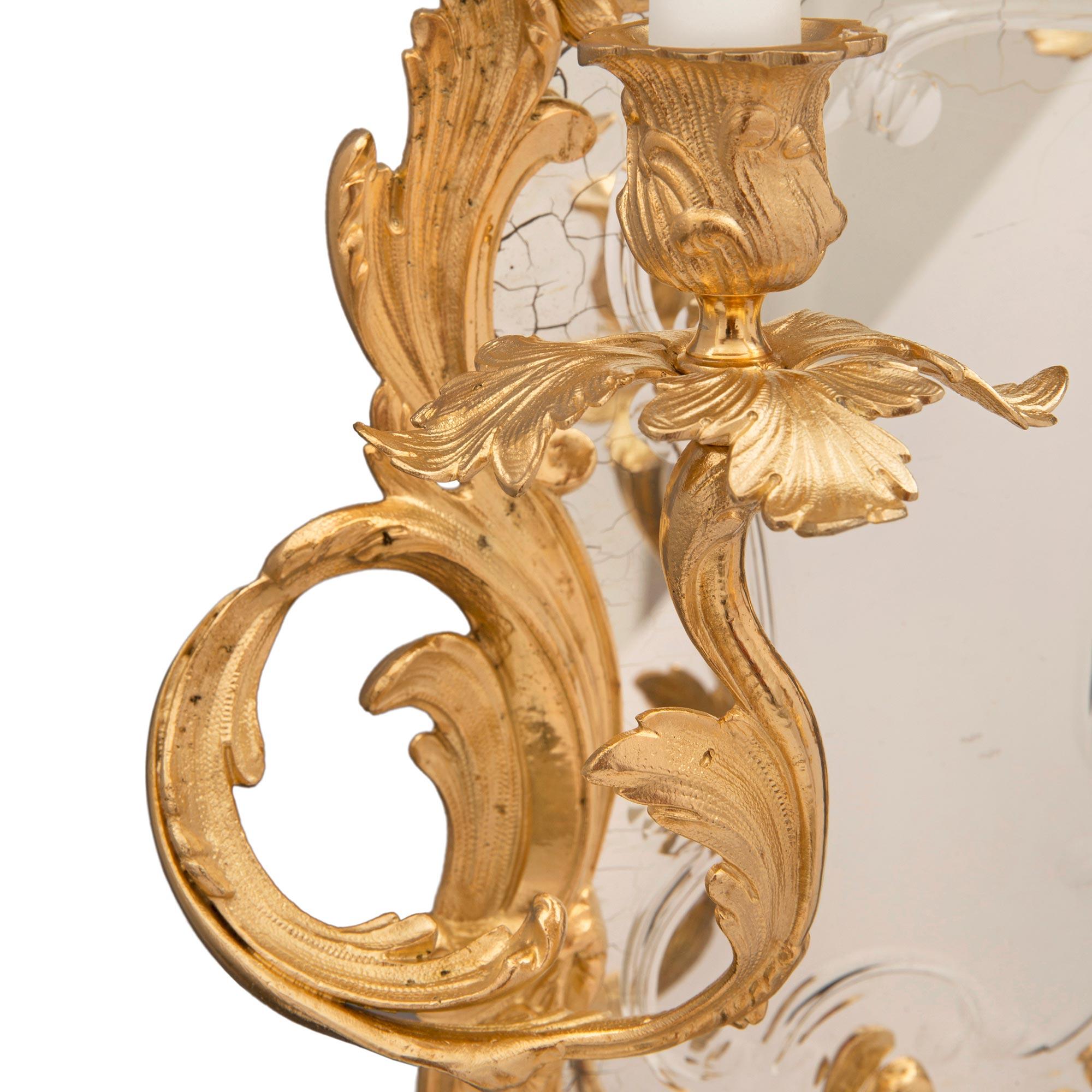 Pair of Italian 19th Century Louis XV Style Ormolu Mirrored Venetian Sconces For Sale 2