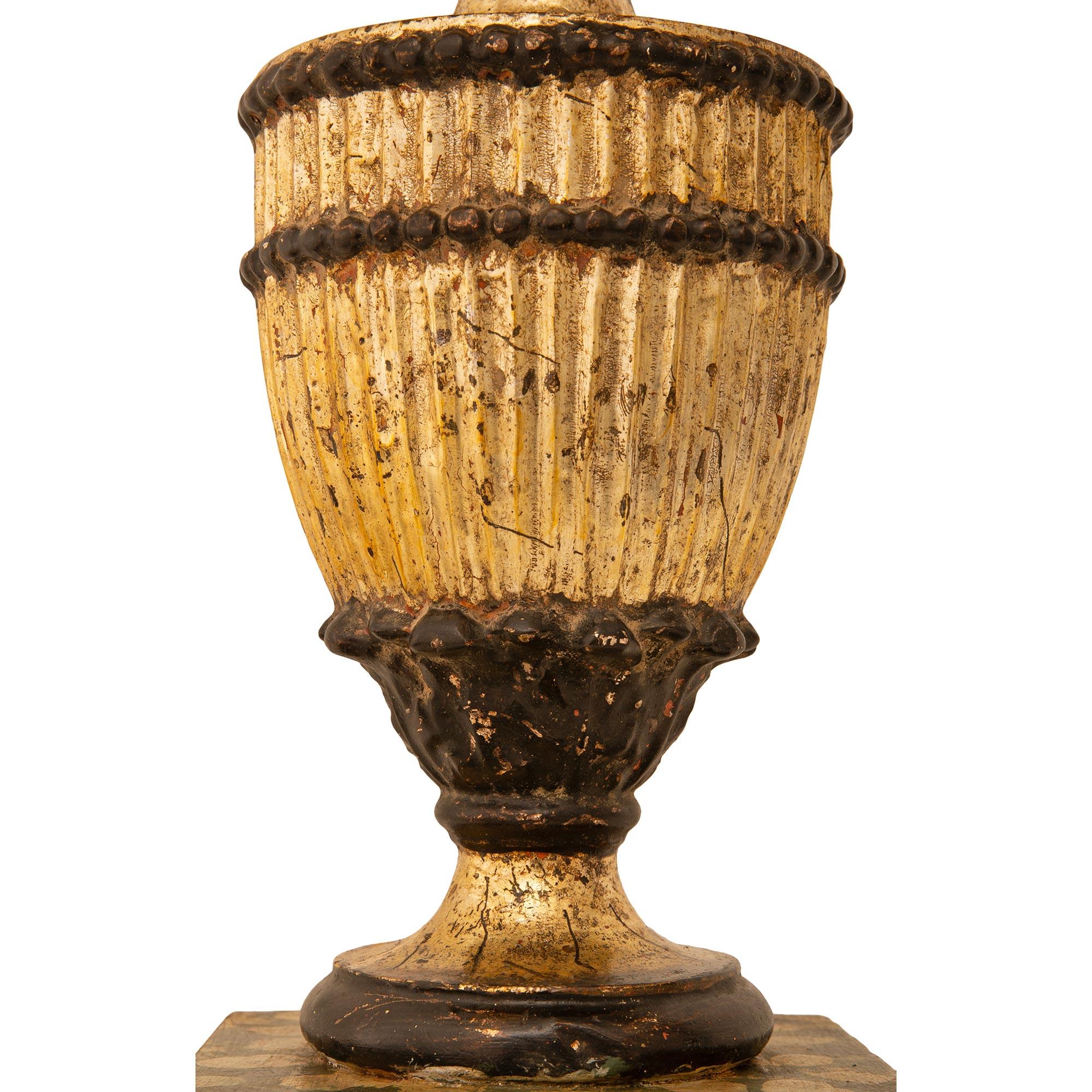 Paire de candélabres italiens Louis XVI du 19ème siècle en vente 1
