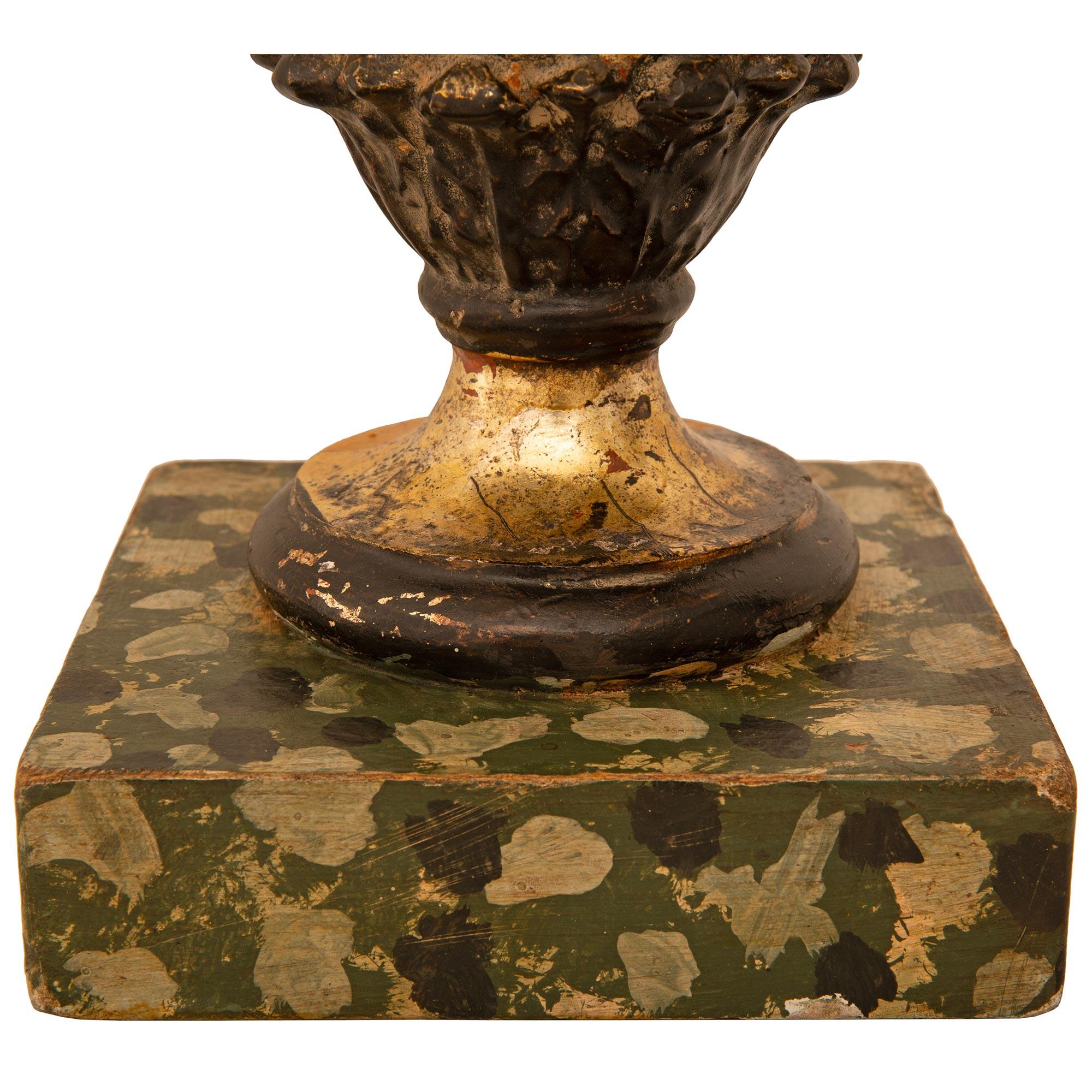 Paire de candélabres italiens Louis XVI du 19ème siècle en vente 2