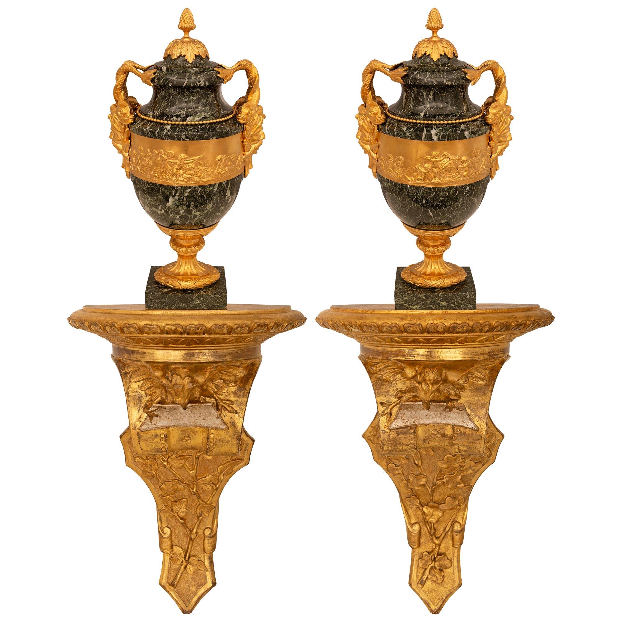 pair of Italian 19th century Louis XVI st. Giltwood and Mecca wall brackets In Good Condition For Sale In West Palm Beach, FL