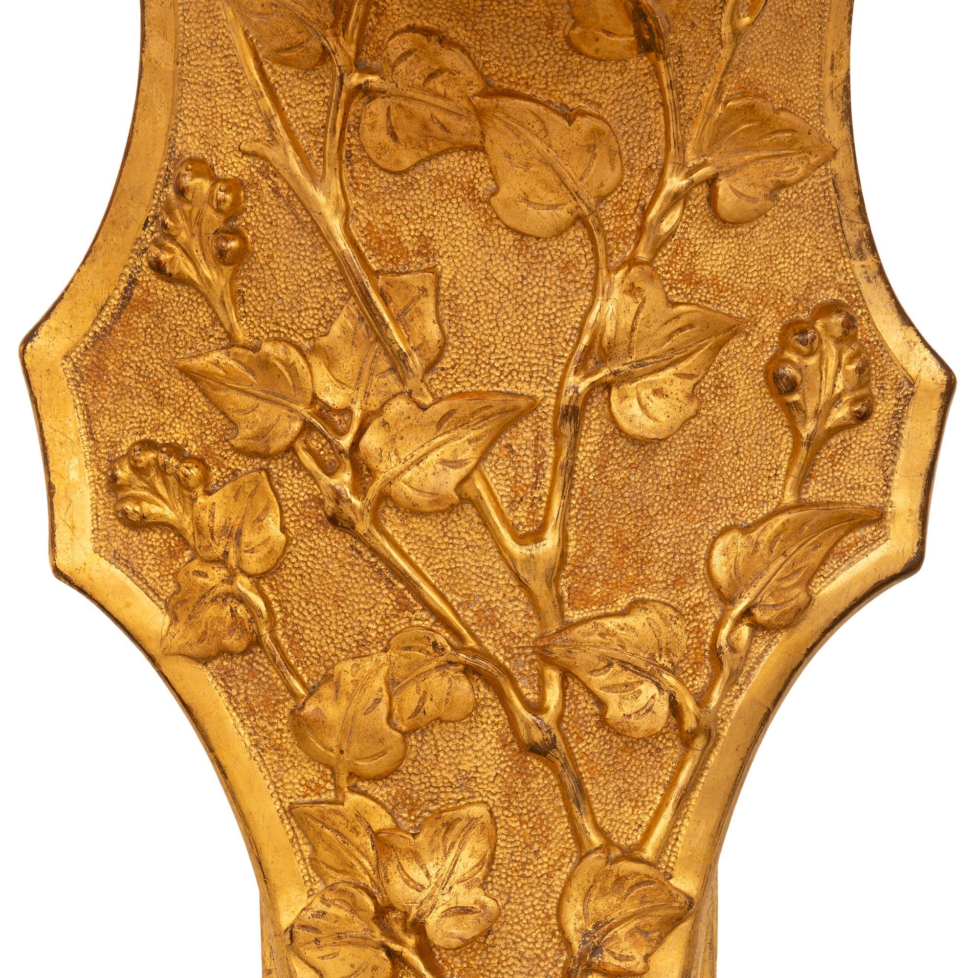 pair of Italian 19th century Louis XVI st. Giltwood and Mecca wall brackets For Sale 3
