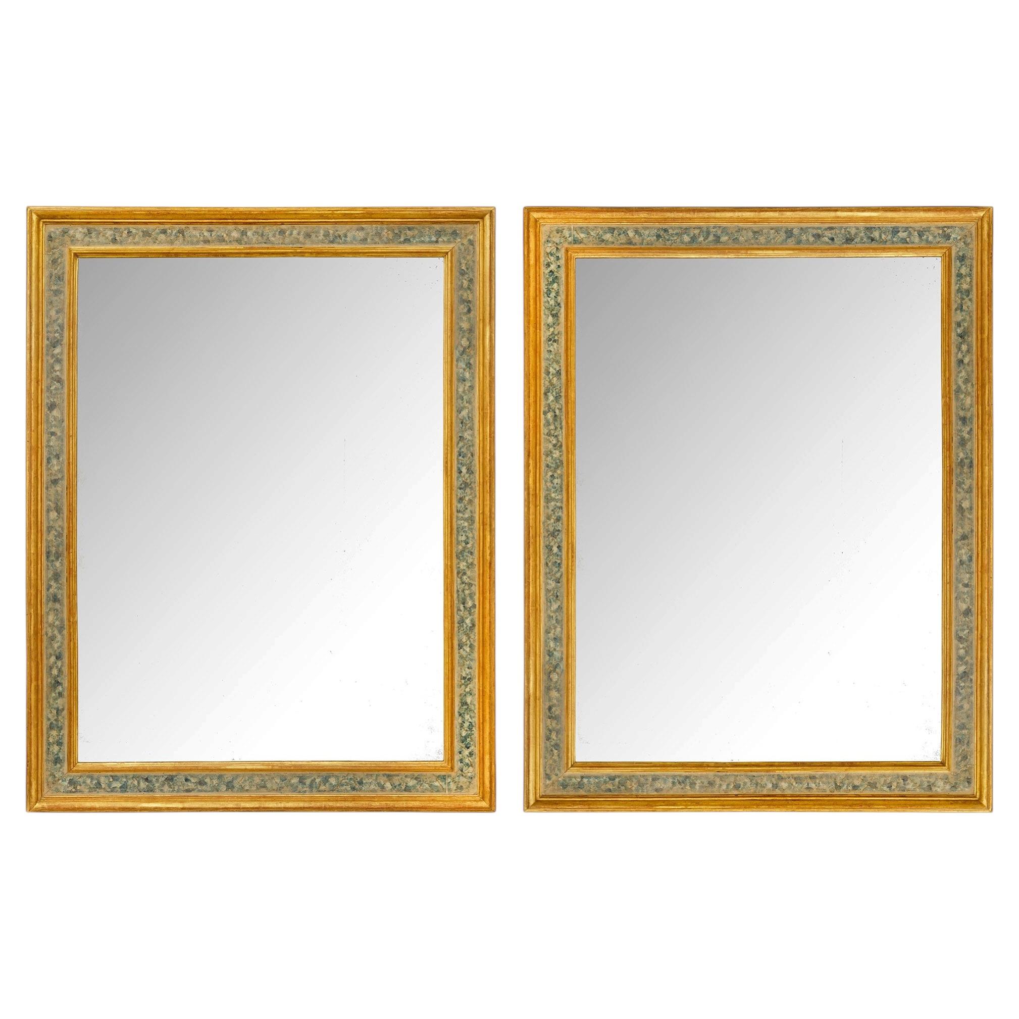 Paire de miroirs italiens du XIXe siècle de style Louis XVI en bois doré et Wood Wood patiné en vente