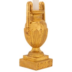 Pareja de lámparas italianas de madera dorada San Luis XVI, Siglo XIX