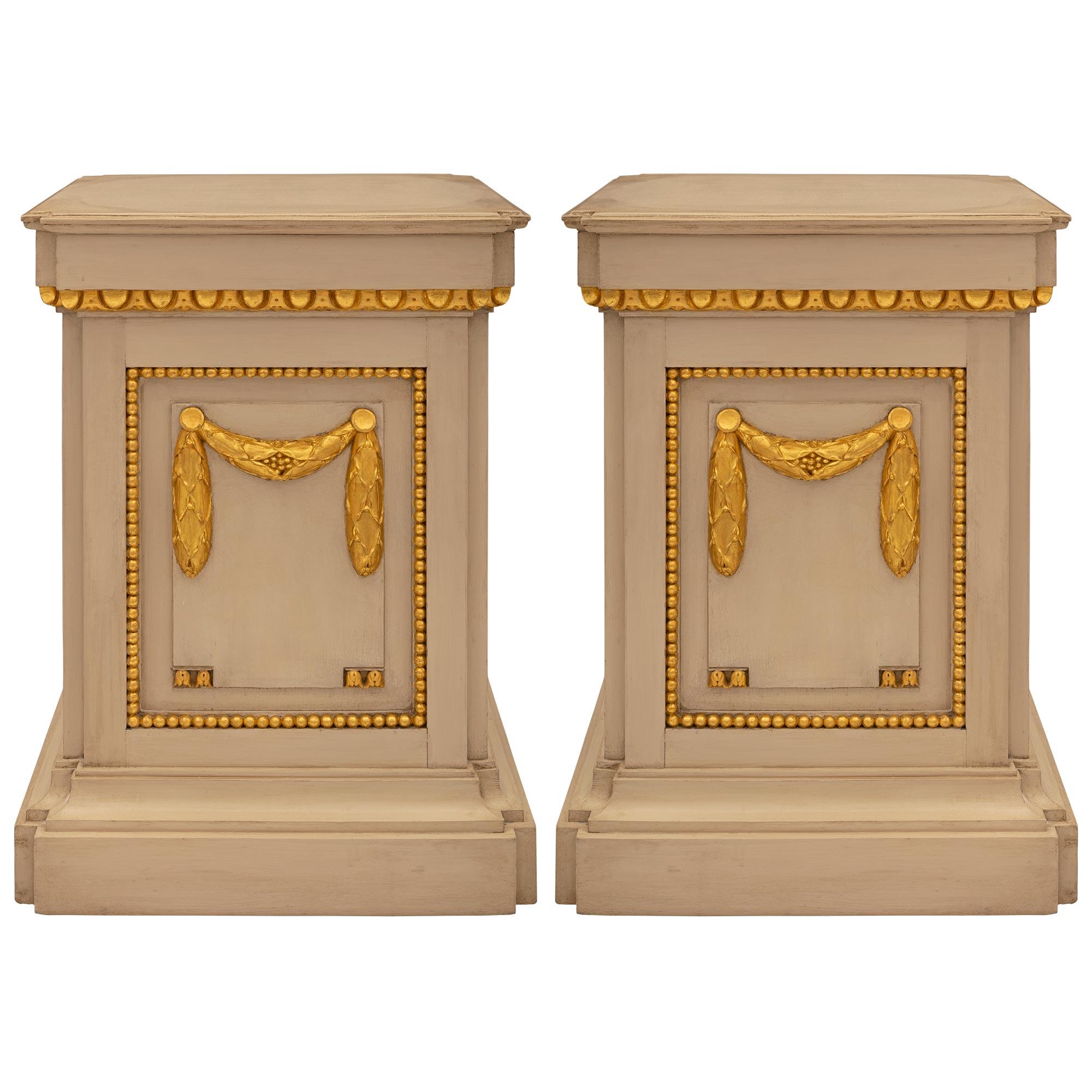 Pair of Italian 19th Century Louis XVI St. Giltwood Pedestal Columns For Sale 5