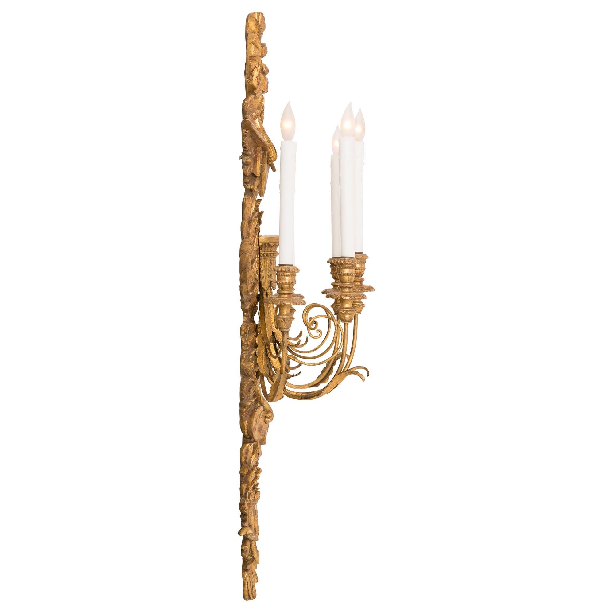 Pair of Italian 19th Century Louis XVI St. Giltwood Sconces In Good Condition For Sale In West Palm Beach, FL