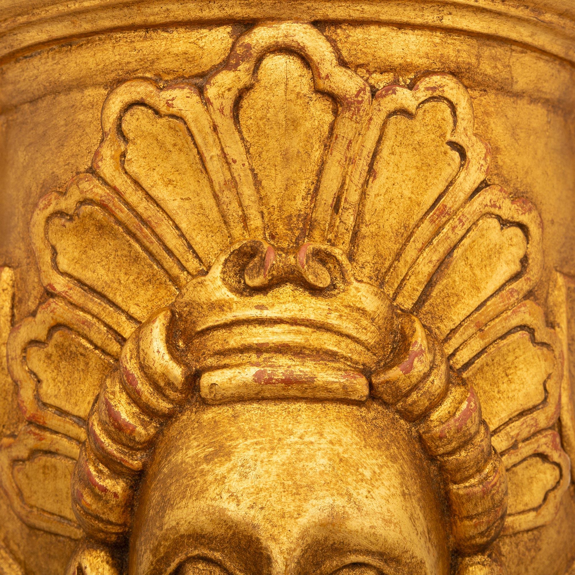 Paire de supports muraux italiens Louis XVI du 19ème siècle en bois doré en vente 1