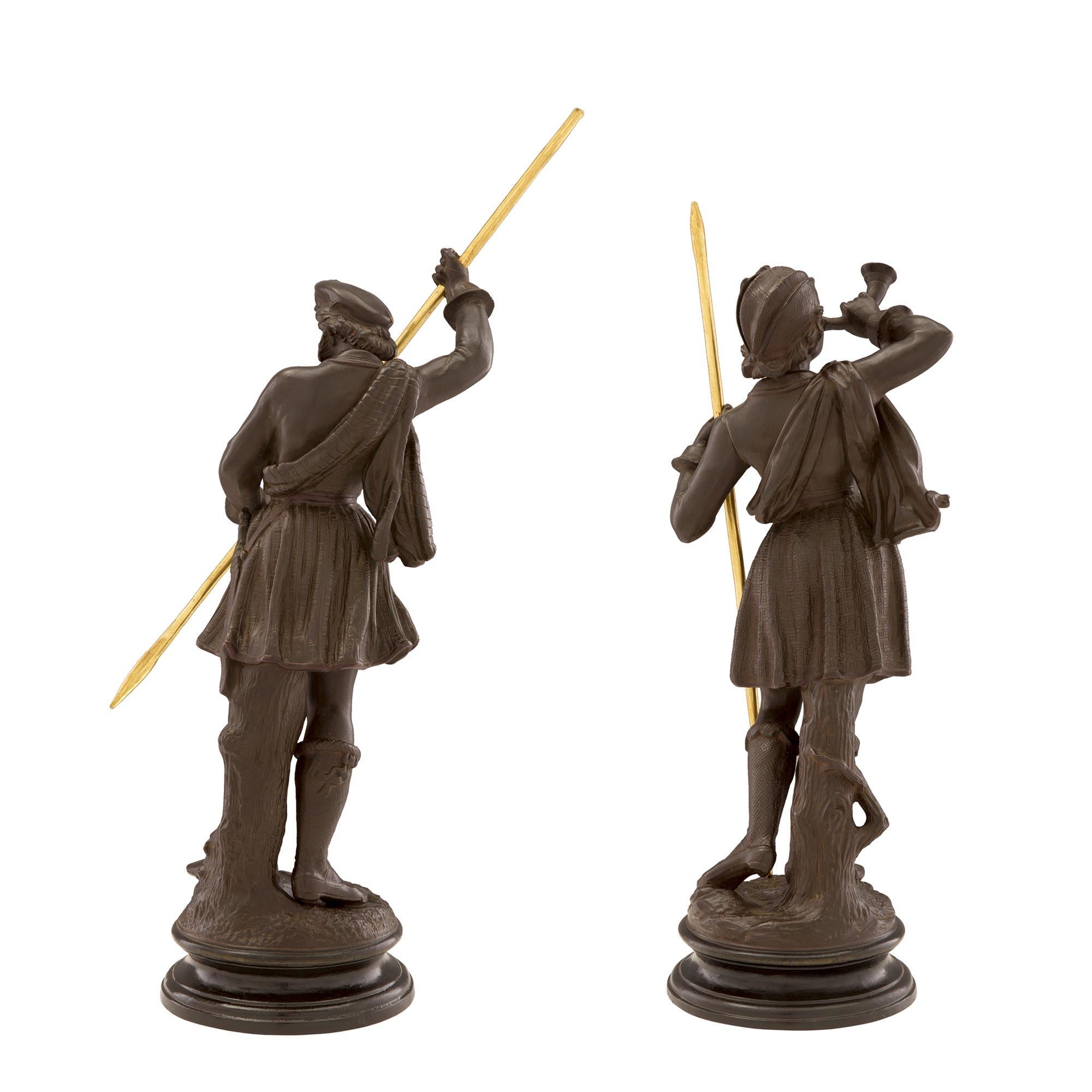 Italiano Coppia di statue in terracotta e legno dorato italiane del XIX secolo Luigi XVI St. in vendita
