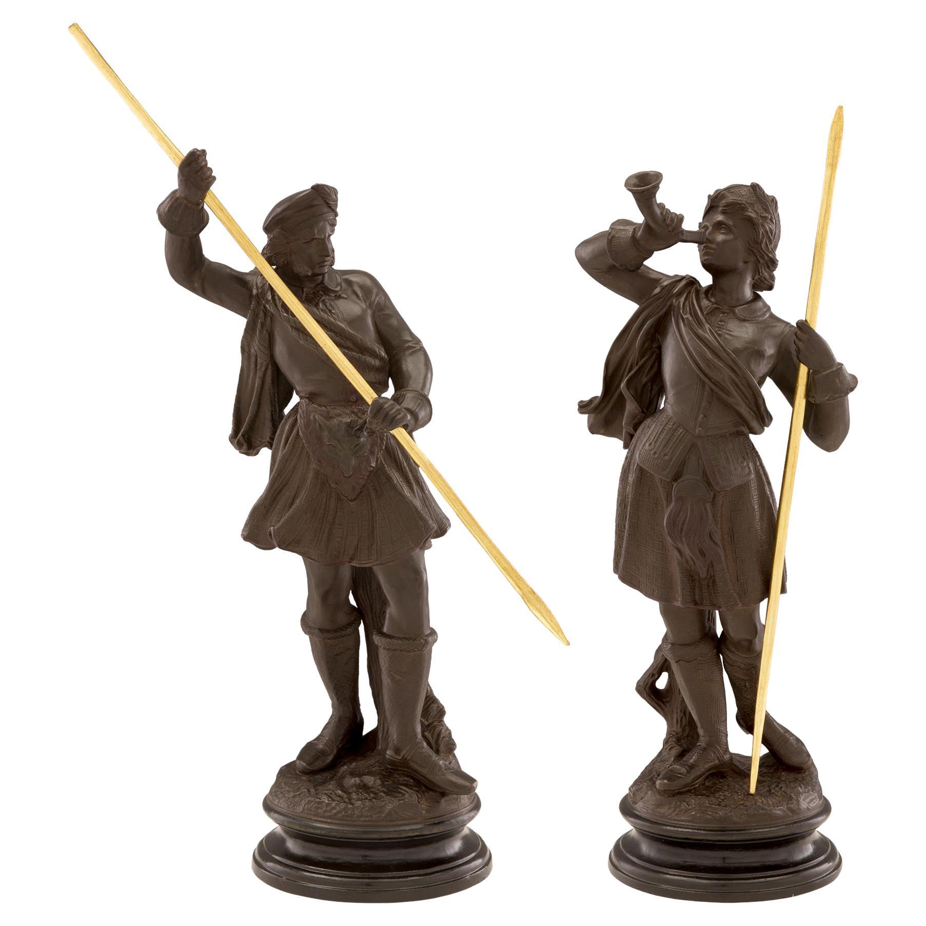 Paire de statues italiennes de style Louis XVI du XIXe siècle en terre cuite et bois doré