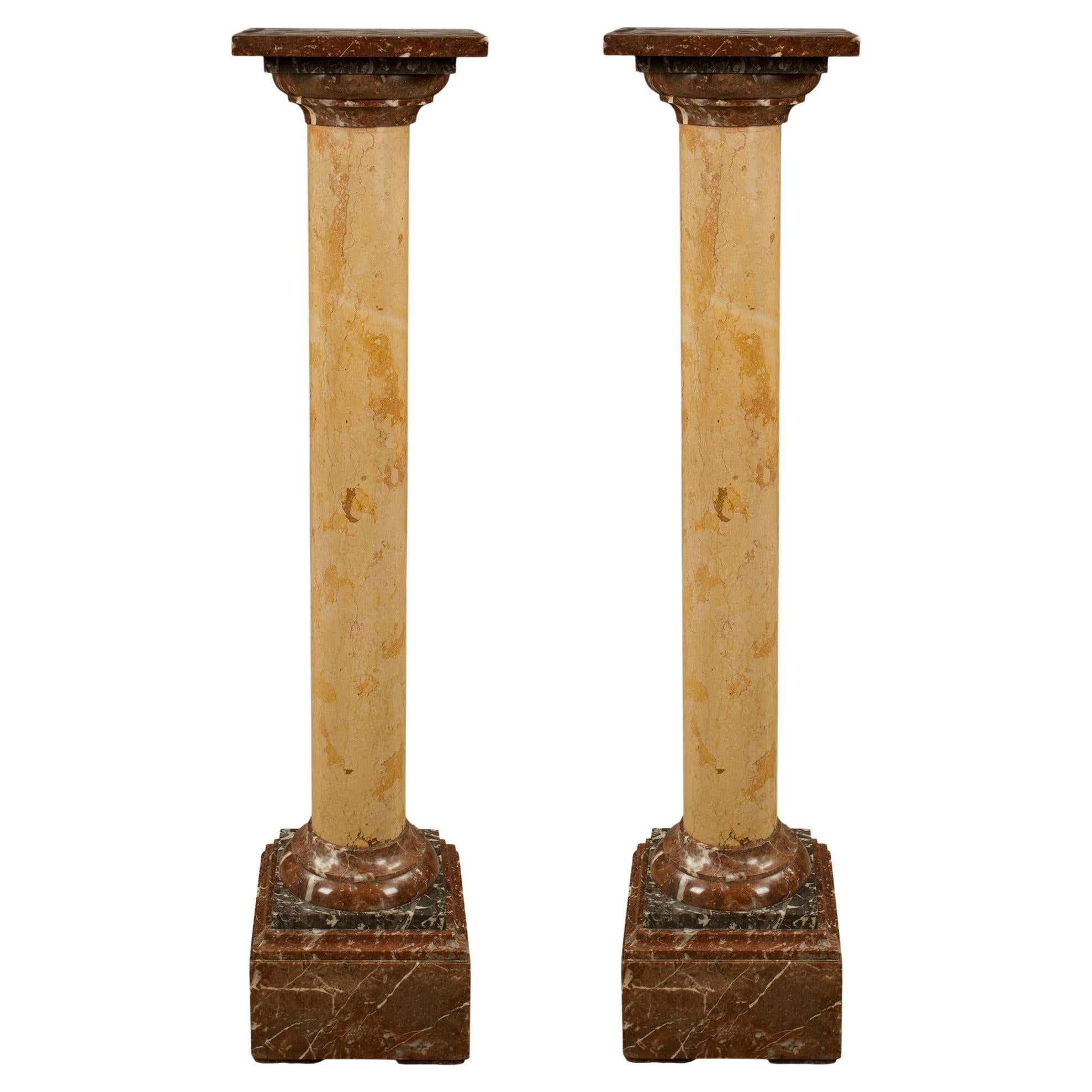 Paire de colonnes italiennes de style Louis XVI du 19ème siècle