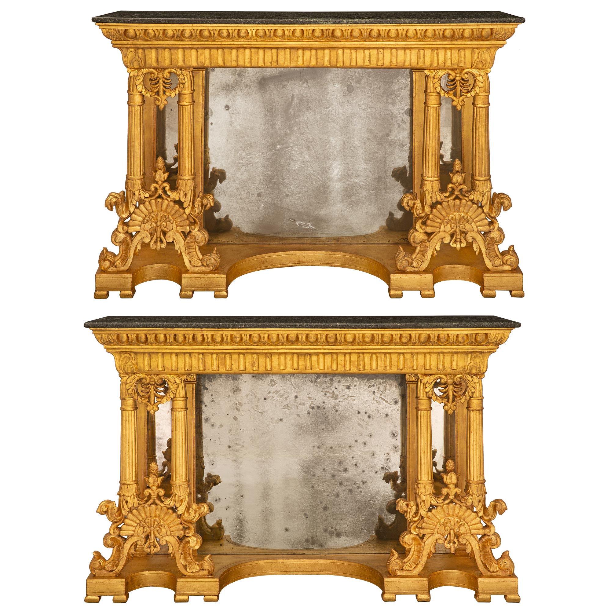 Paire de consoles italiennes néo-classiques du 19ème siècle en bois doré et marbre