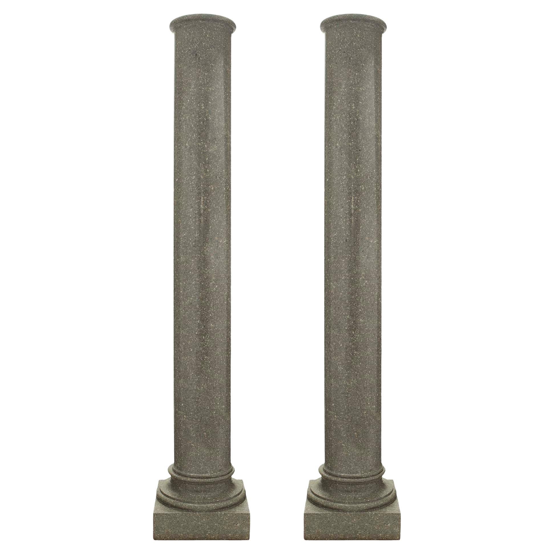 Paire de colonnes de granit italiennes no-classiques du 19me sicle