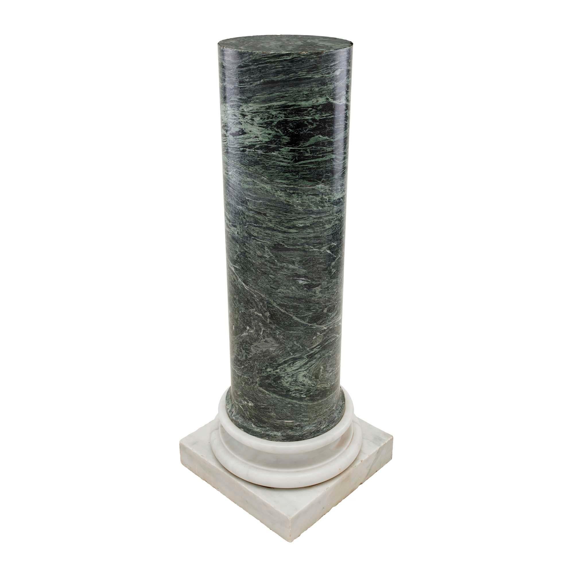 Pair of Italian 19th Century Neo-Classical St. Green Marble Columns In Good Condition For Sale In West Palm Beach, FL