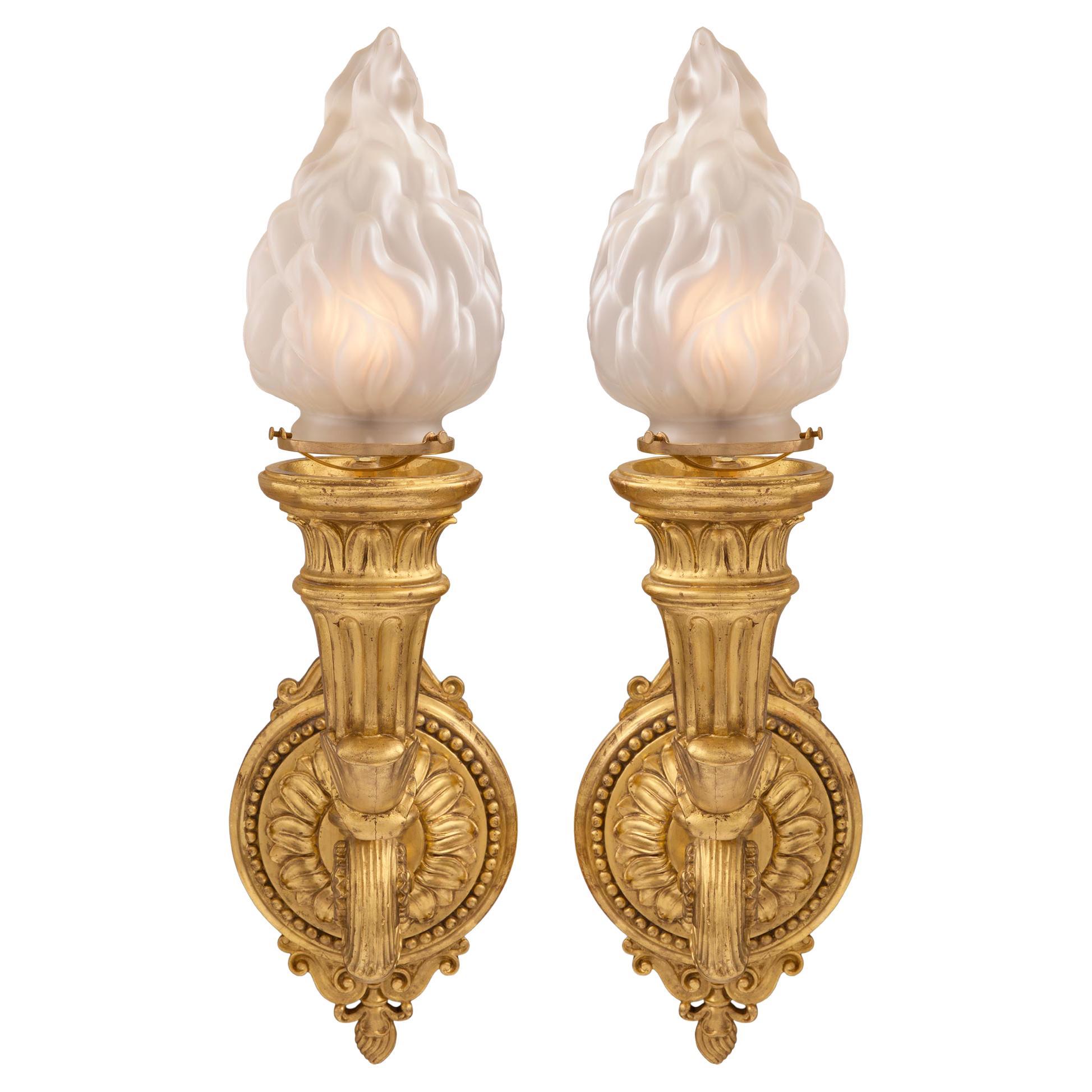 Pair of Italian 19th Century Neoclassical Style Giltwood and Glass Sconces For Sale