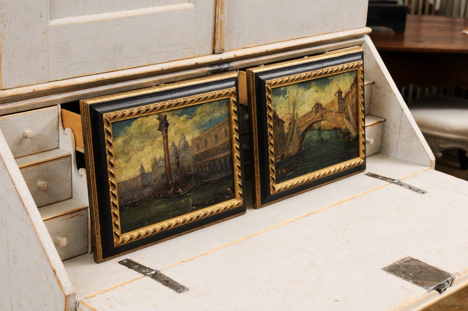 XIXe siècle Paire de peintures italiennes du 19ème siècle représentant Venise dans des cadres noirs et or en vente