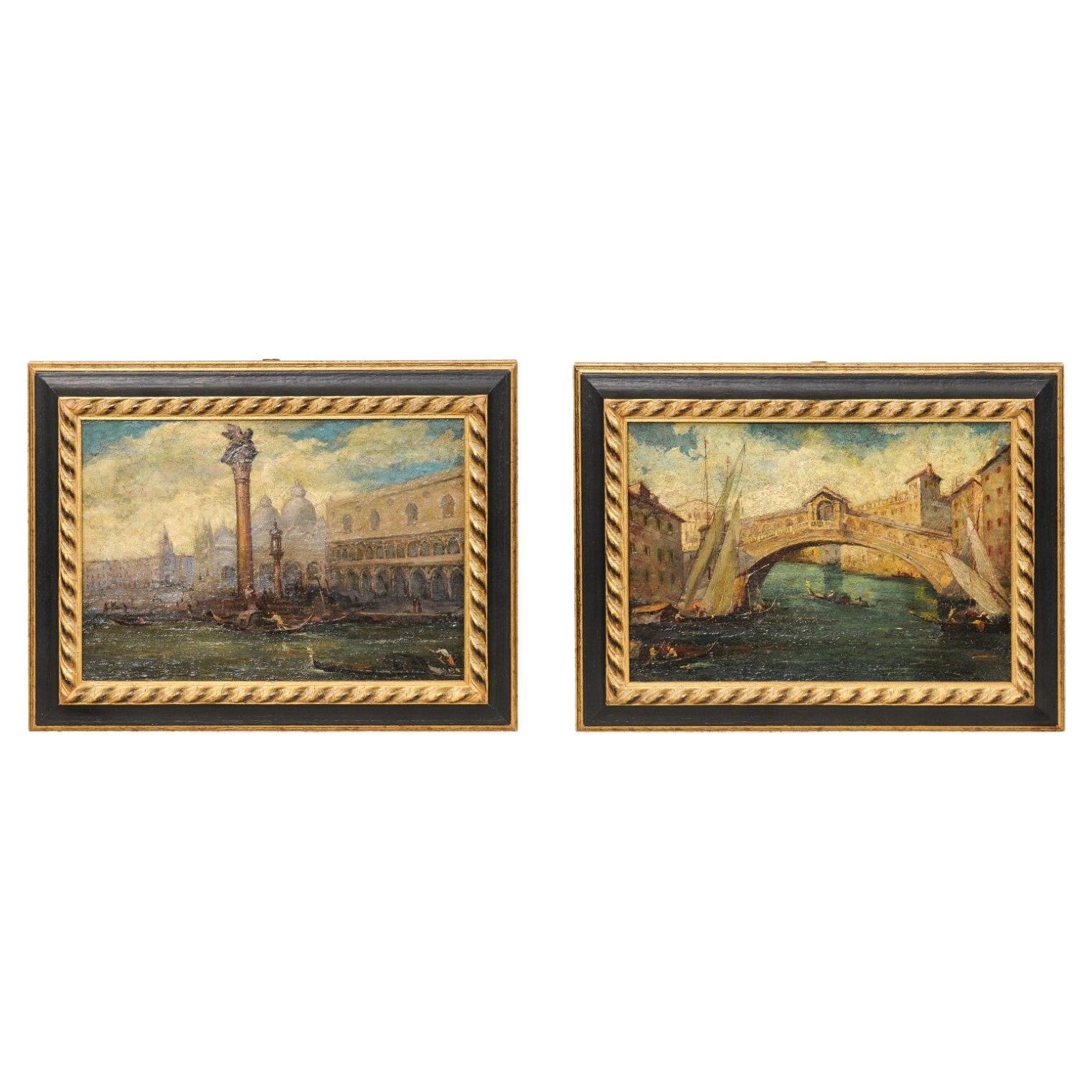 Paire de peintures italiennes du 19ème siècle représentant Venise dans des cadres noirs et or en vente