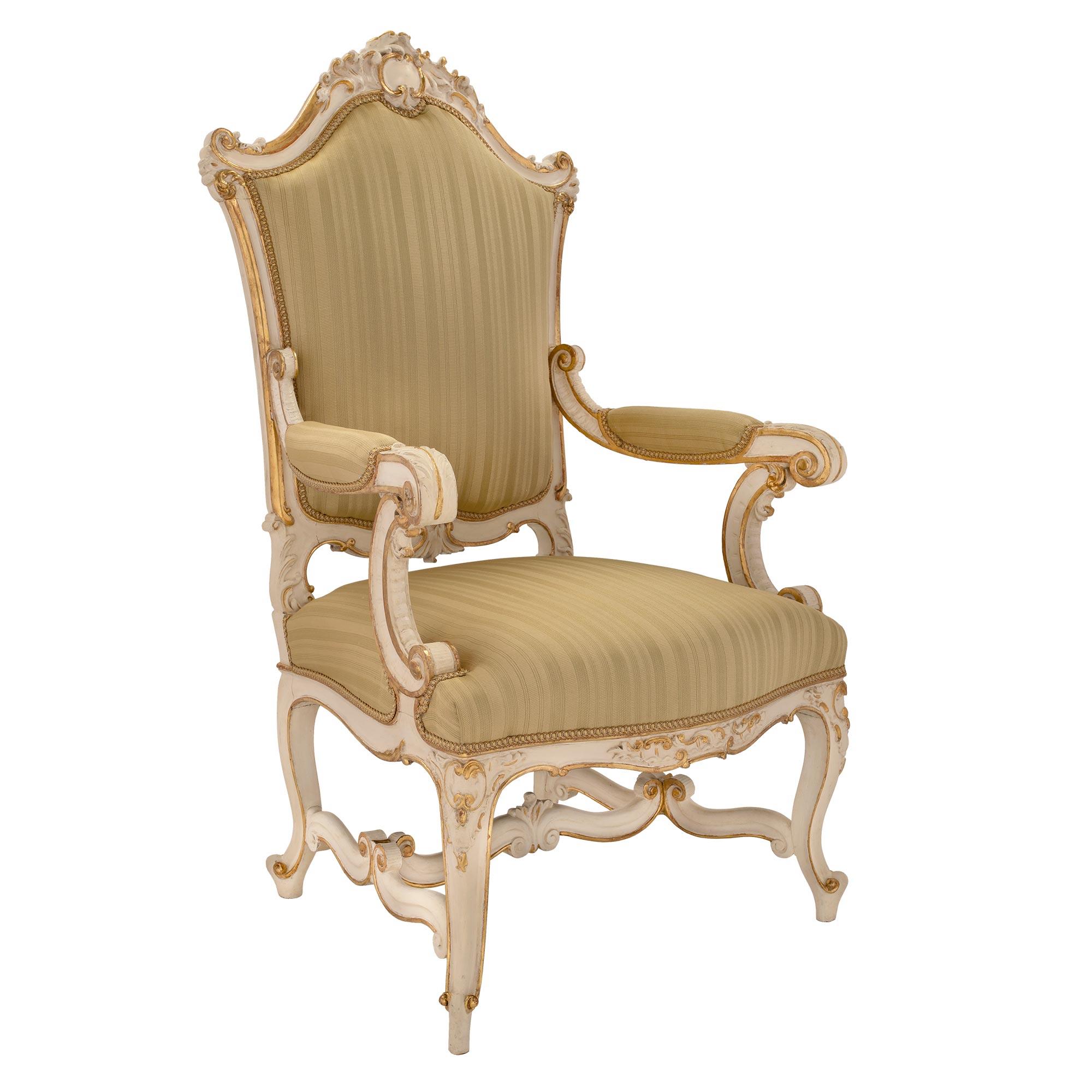 Pair of Italian 19th Century Patinated and Giltwood Venetian Armchairs In Good Condition In West Palm Beach, FL