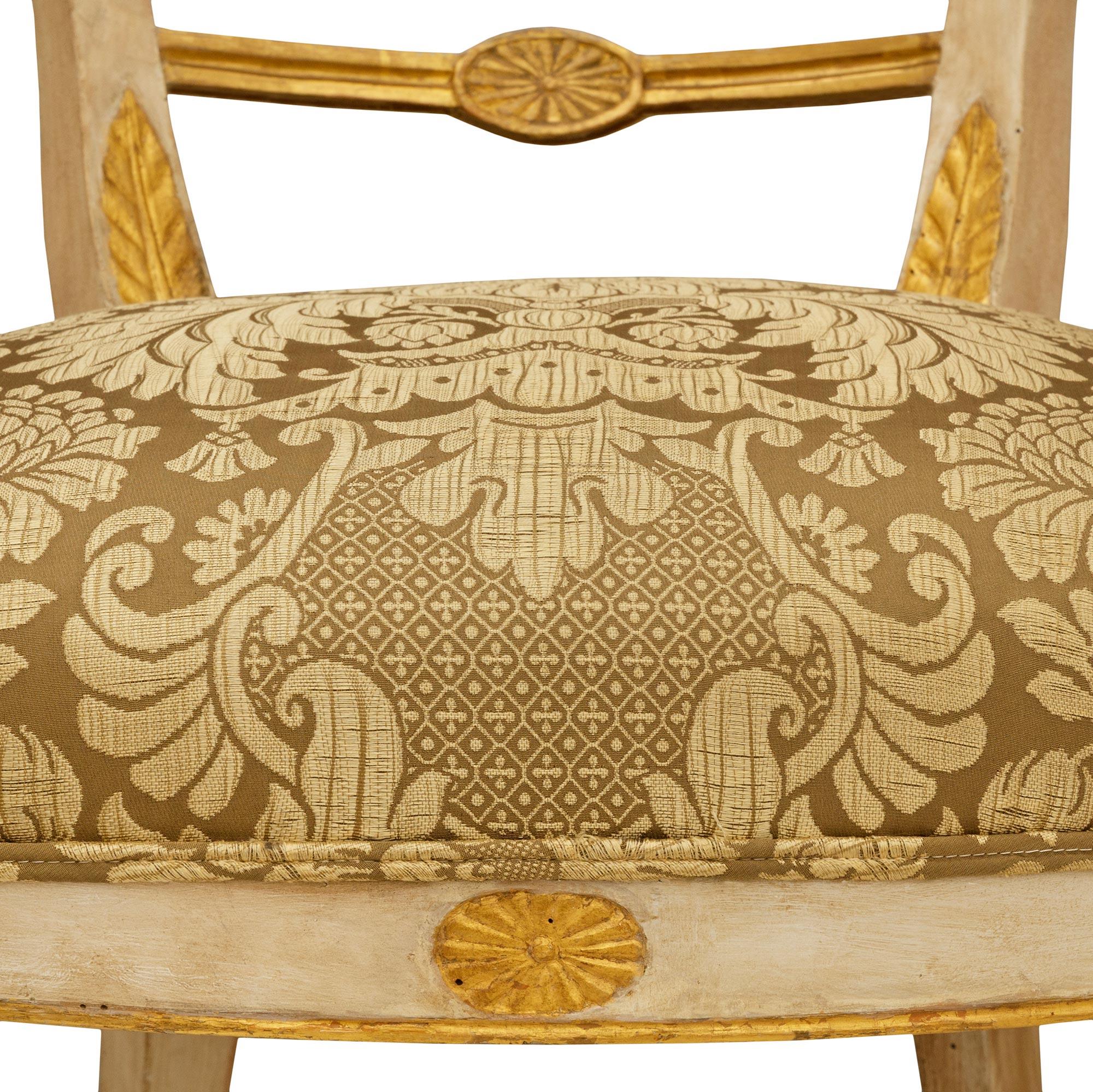 paire de fauteuils italiens du 19e siècle en bois patiné et Wood Wood en vente 4