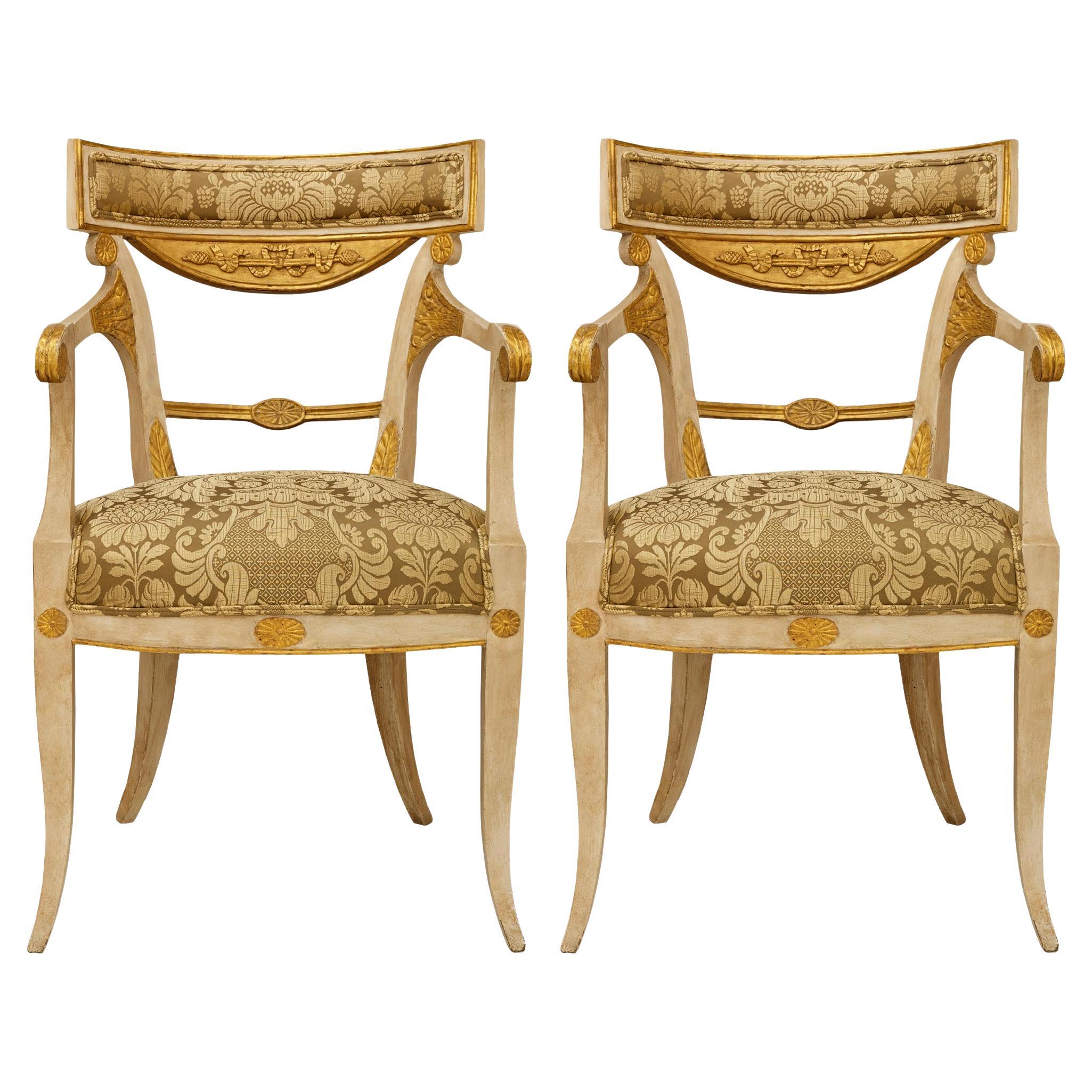 coppia di poltrone italiane del XIX secolo in legno patinato e Wood