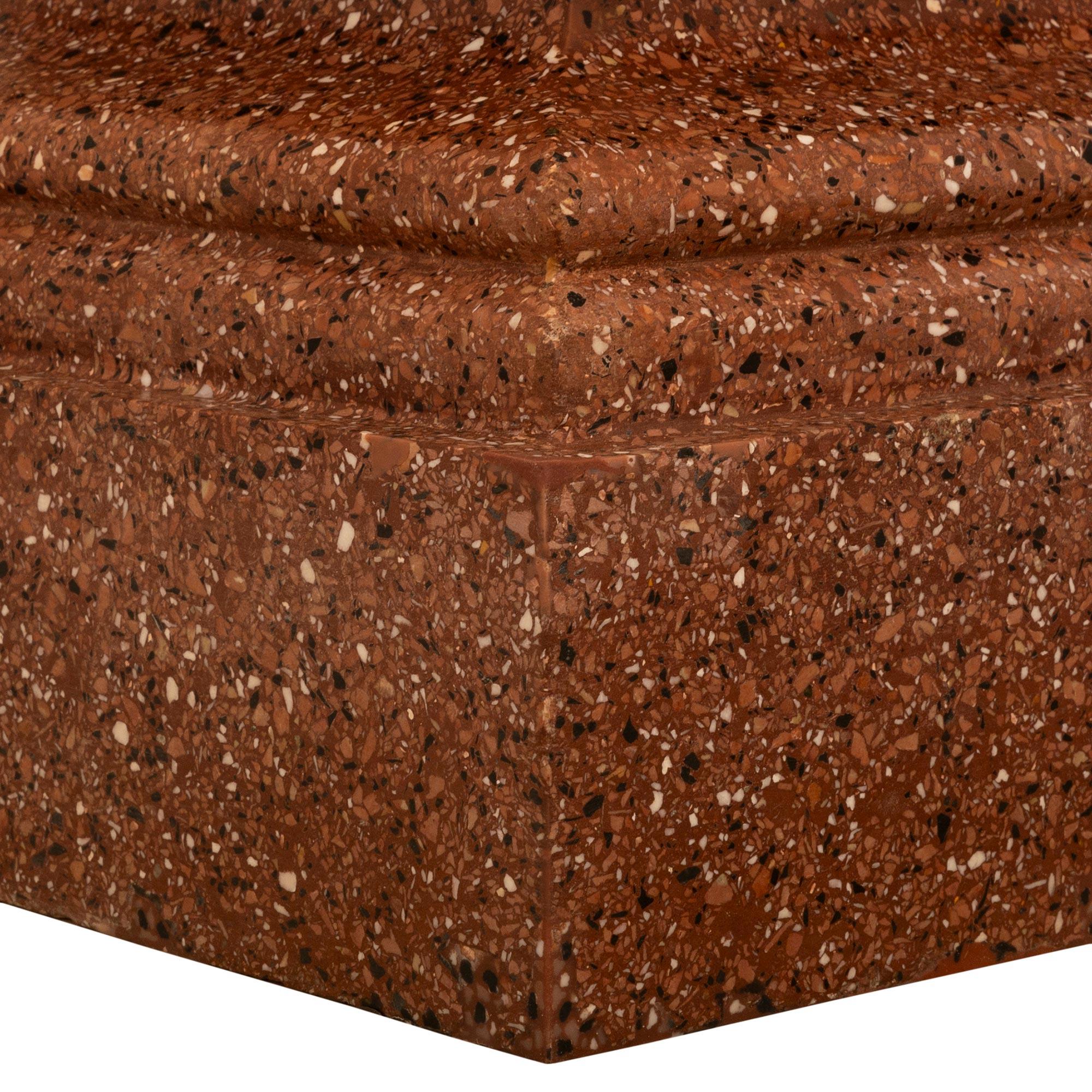 coppia di urne e piedistalli in terracotta Rosa del XIX secolo in vendita 5