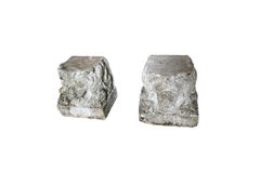 Paar italienische Löwenköpfe aus Stein aus dem 19. Jahrhundert