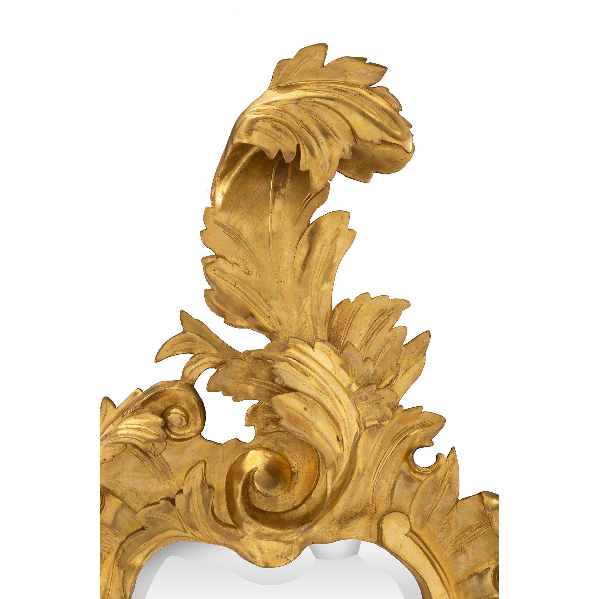 Paire de miroirs italiens en bois doré vénitien du 19ème siècle Bon état - En vente à West Palm Beach, FL