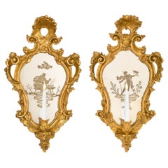 Paar italienische venezianische Wandleuchter aus vergoldetem Holz und geätzten Spiegeln aus dem 19. Jahrhundert