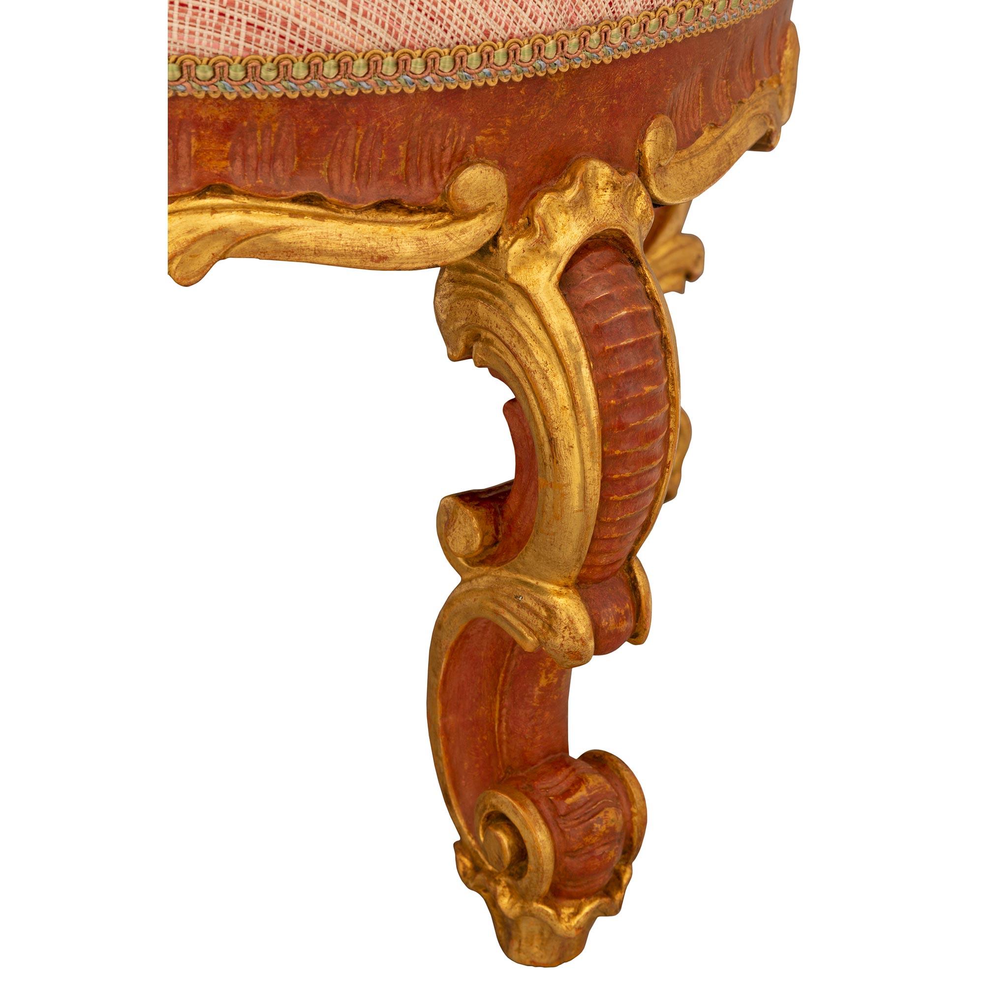 Paire de tabourets vénitiens en bois doré et polychrome du 19ème siècle en vente 1