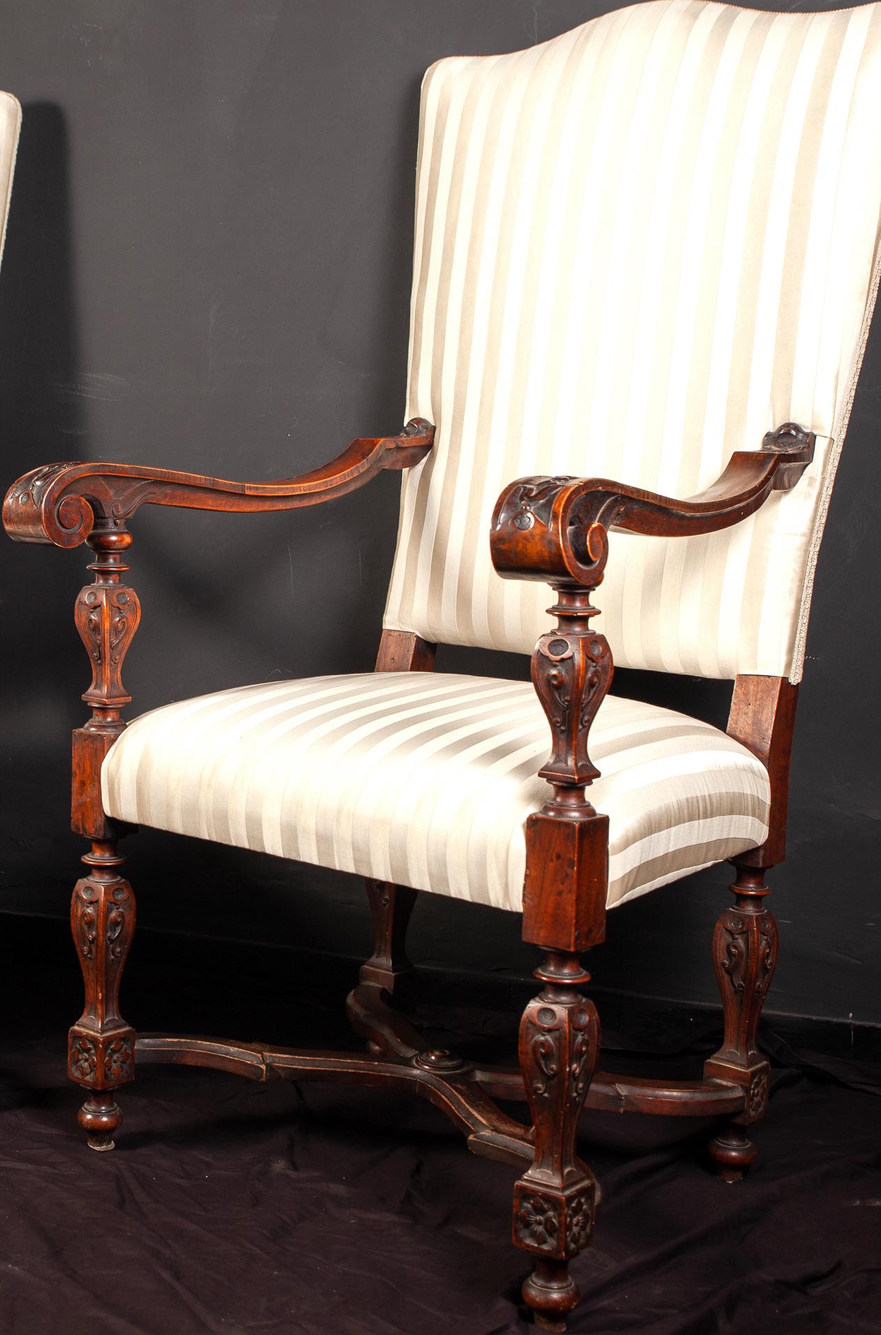 Pair of Italian 19th Century Walnut Carved Armchairs For Sale 3