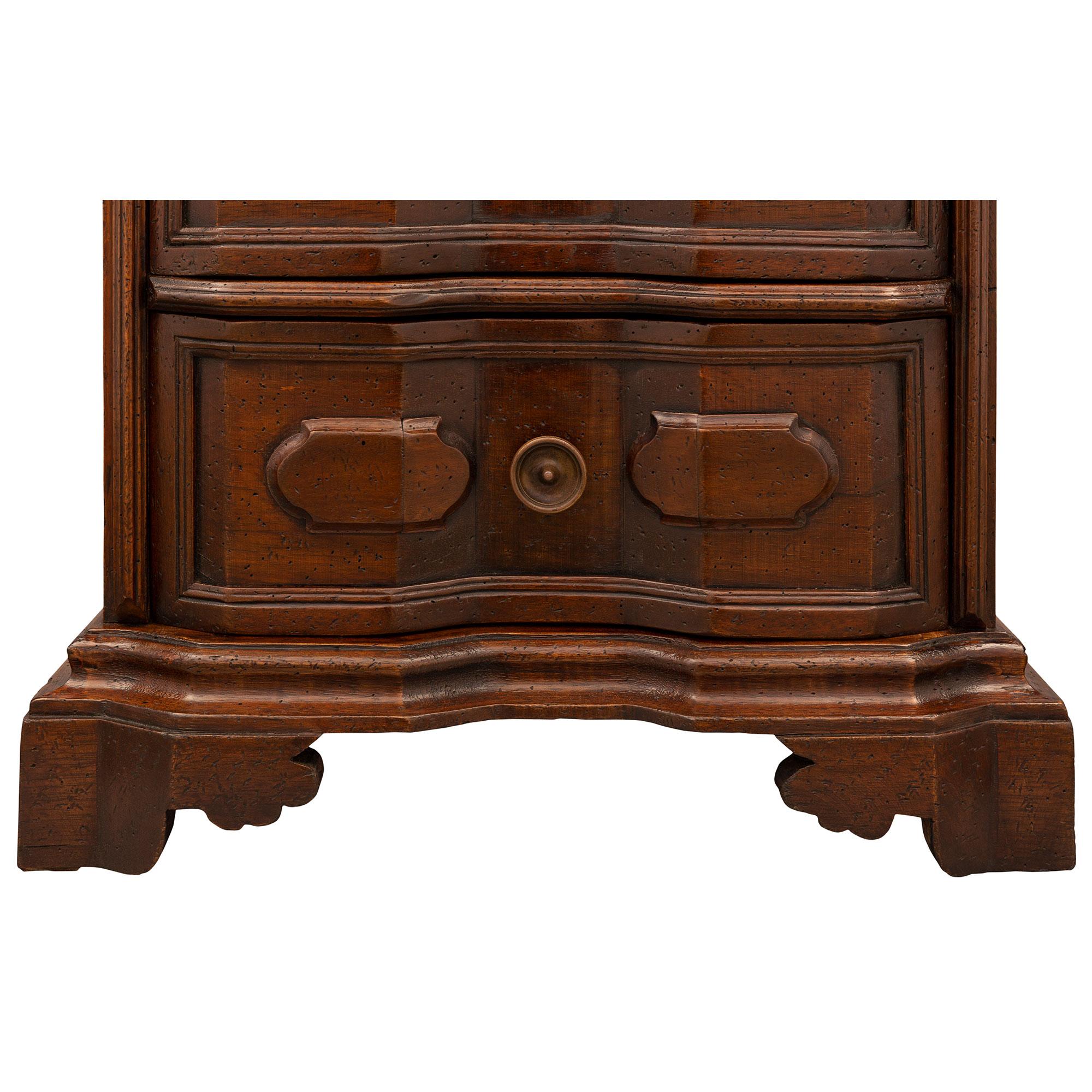 Pair of Italian 19th Century Walnut Night Tables/Chests For Sale 6