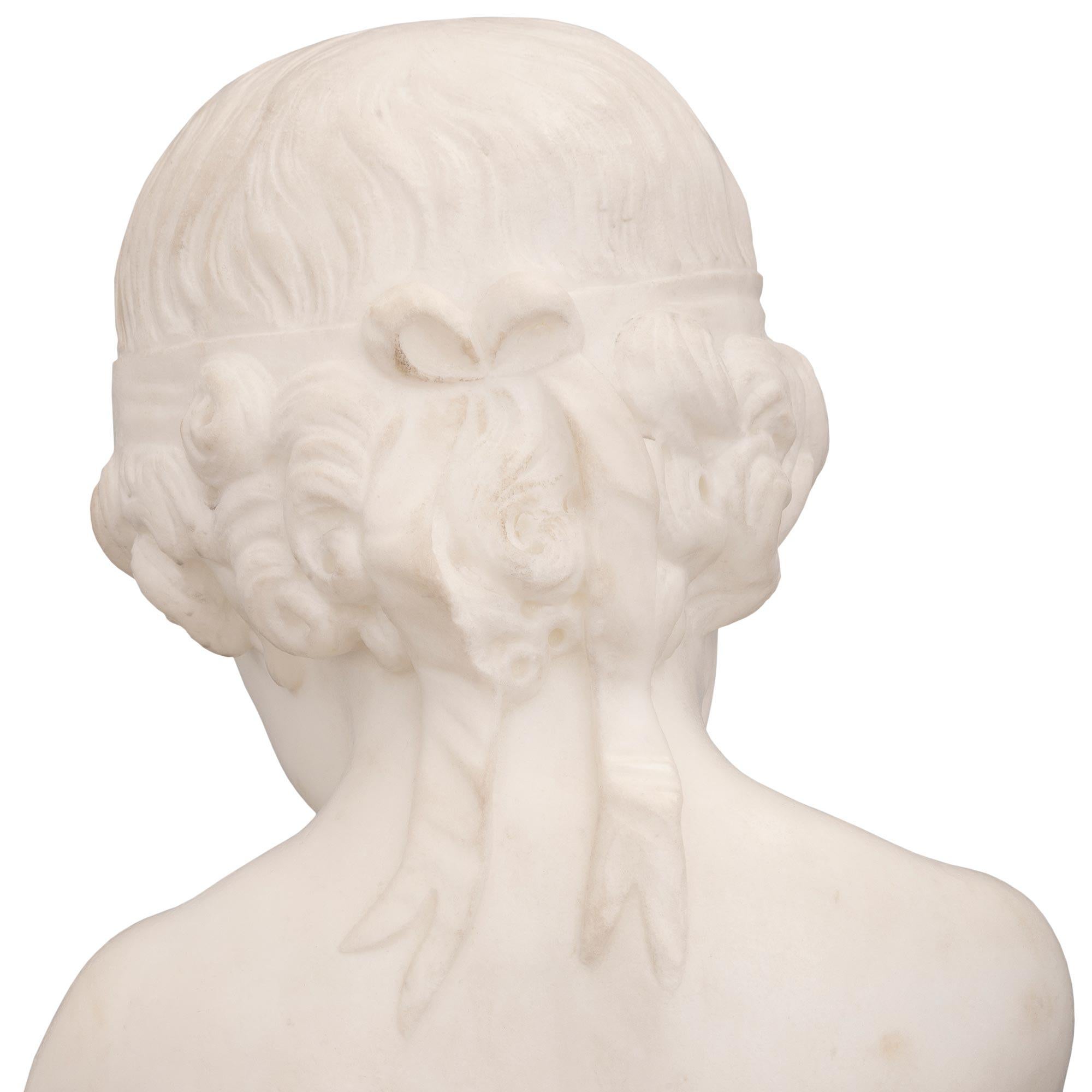 Pair of Italian 19th Century White Carrara Marble Statues For Sale 7