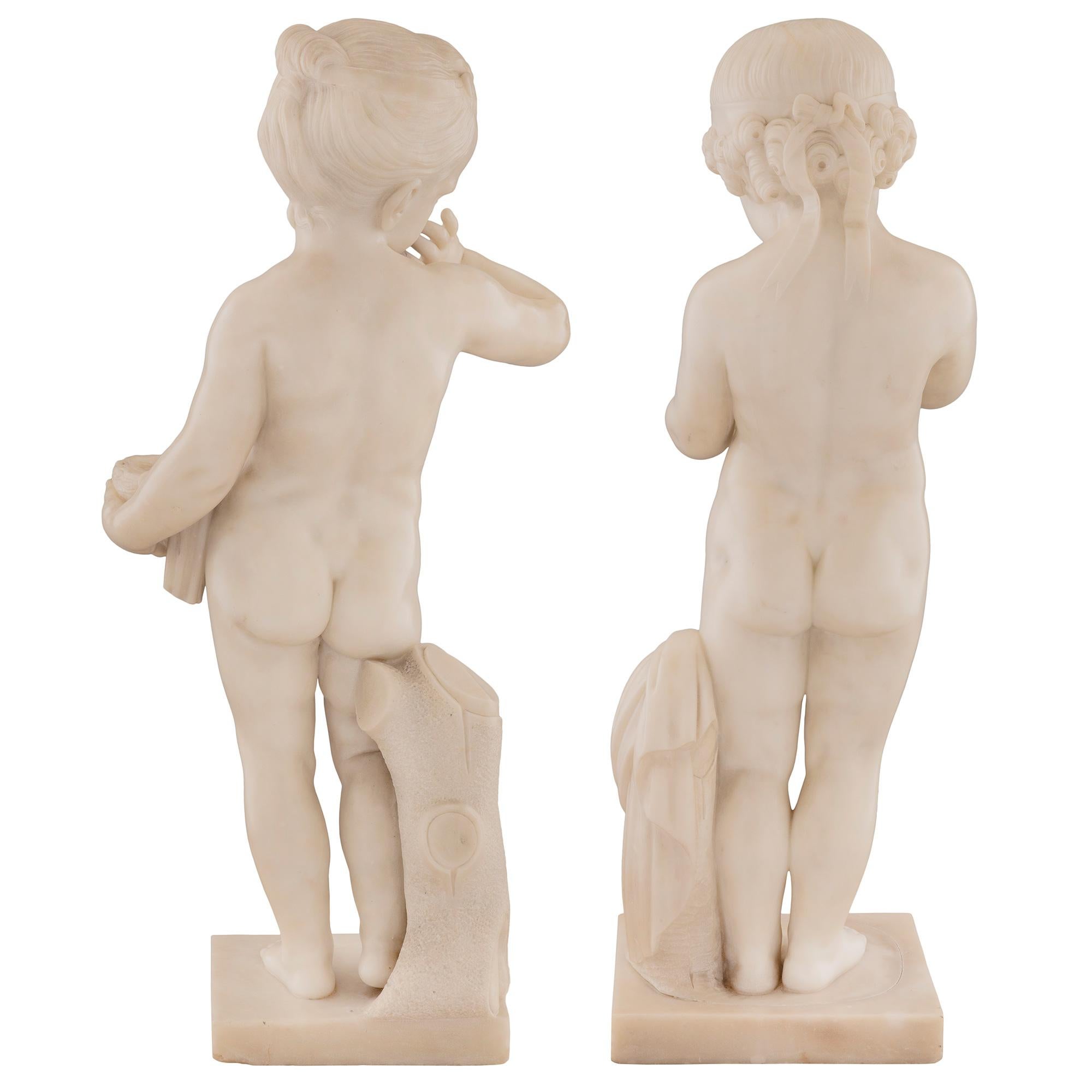 Marbre de Carrare Paire de statues italiennes du XIXe siècle en marbre blanc de Carrare en vente