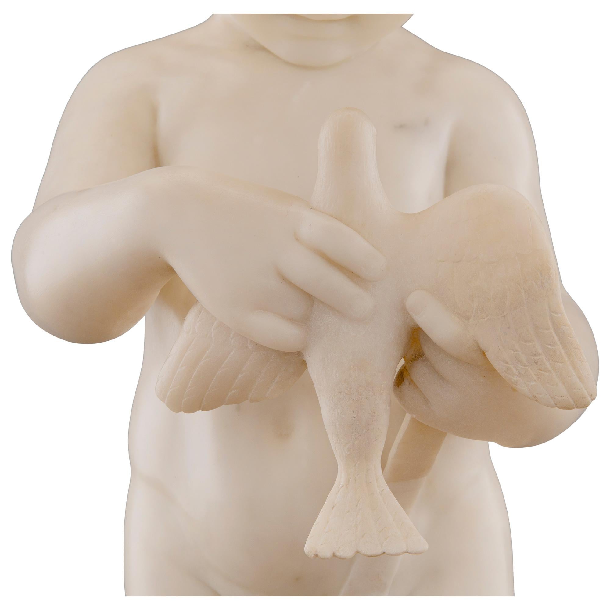 Paire de statues italiennes du XIXe siècle en marbre blanc de Carrare en vente 5