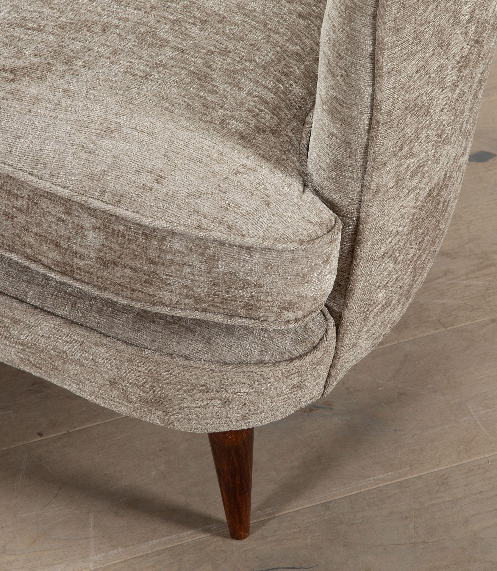 Pair of Italian 20th Century Armchairs For Sale 7